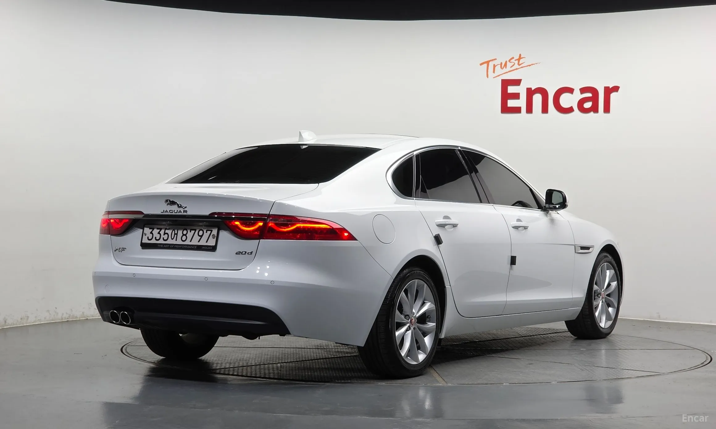 Jaguar XF (x260)