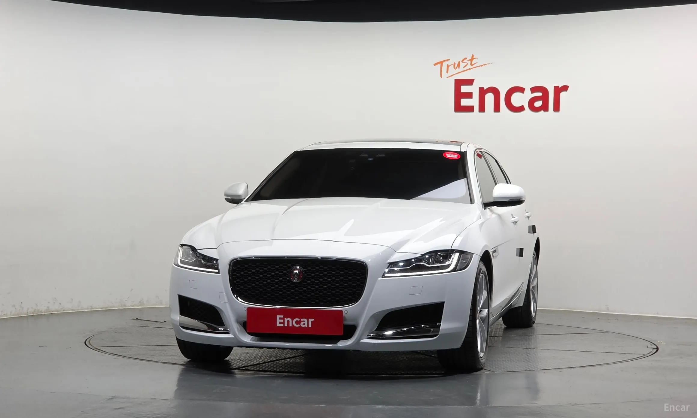 Jaguar XF (x260) превью 3