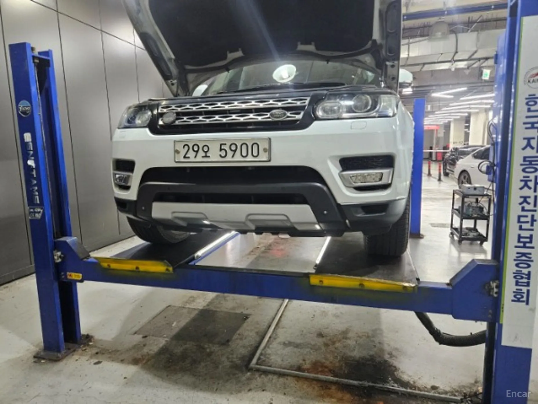 Land Rover Range Rover Sport 2nd Generation