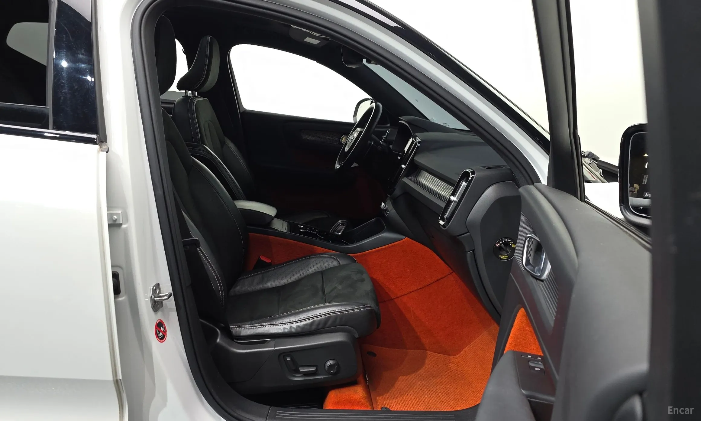 Volvo XC40 превью 11