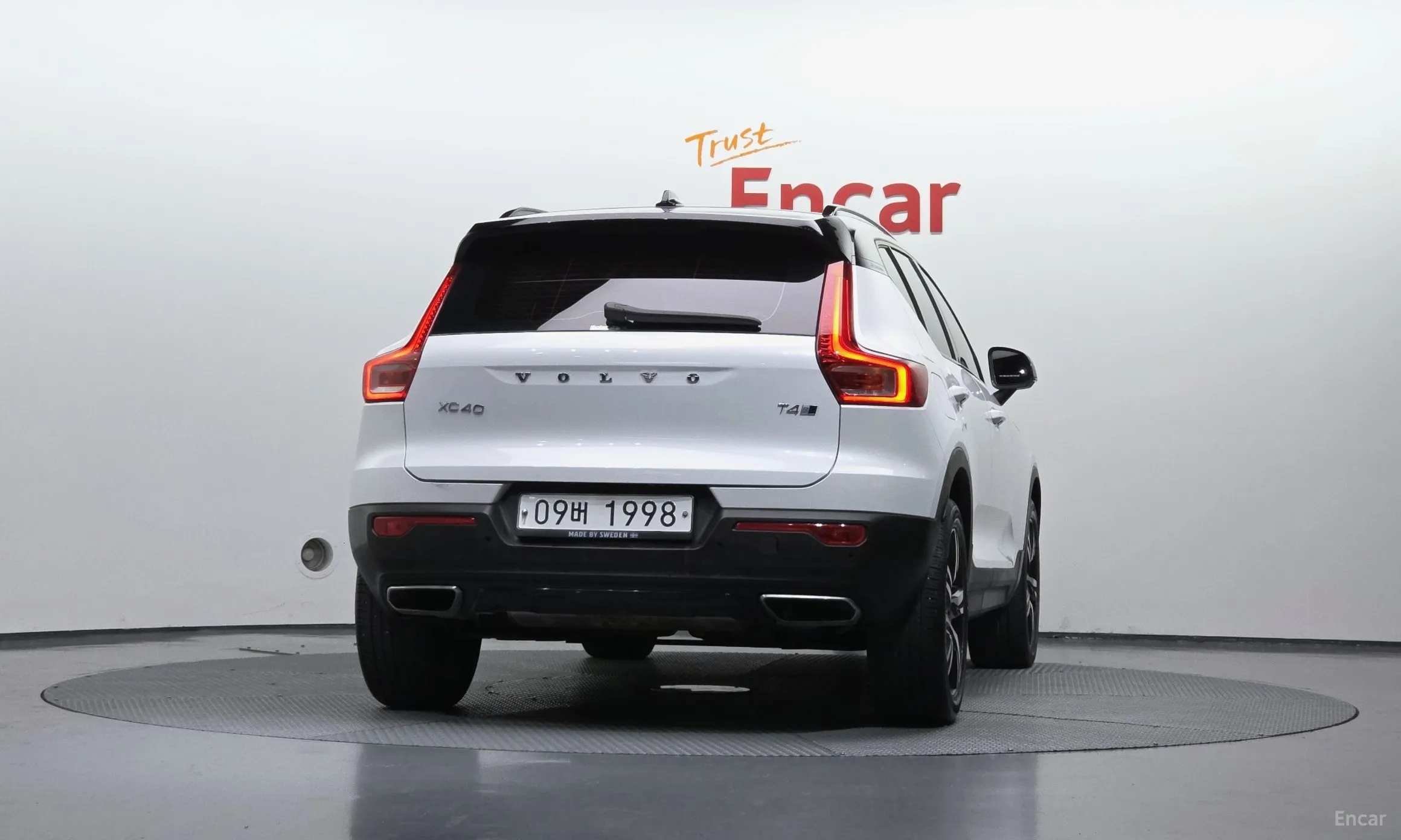 Volvo XC40 превью 4
