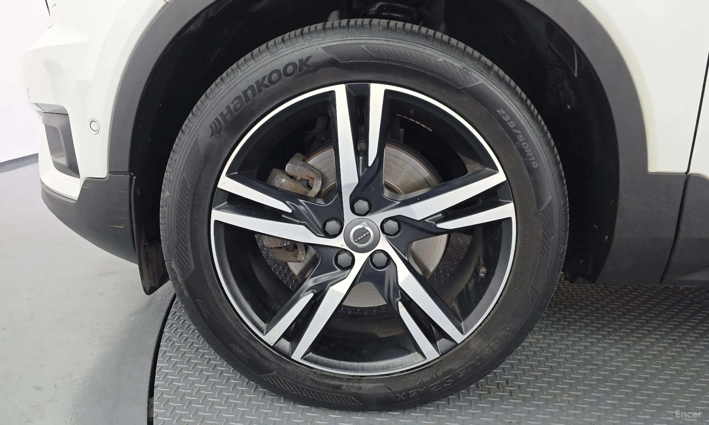 Volvo XC40 превью 5