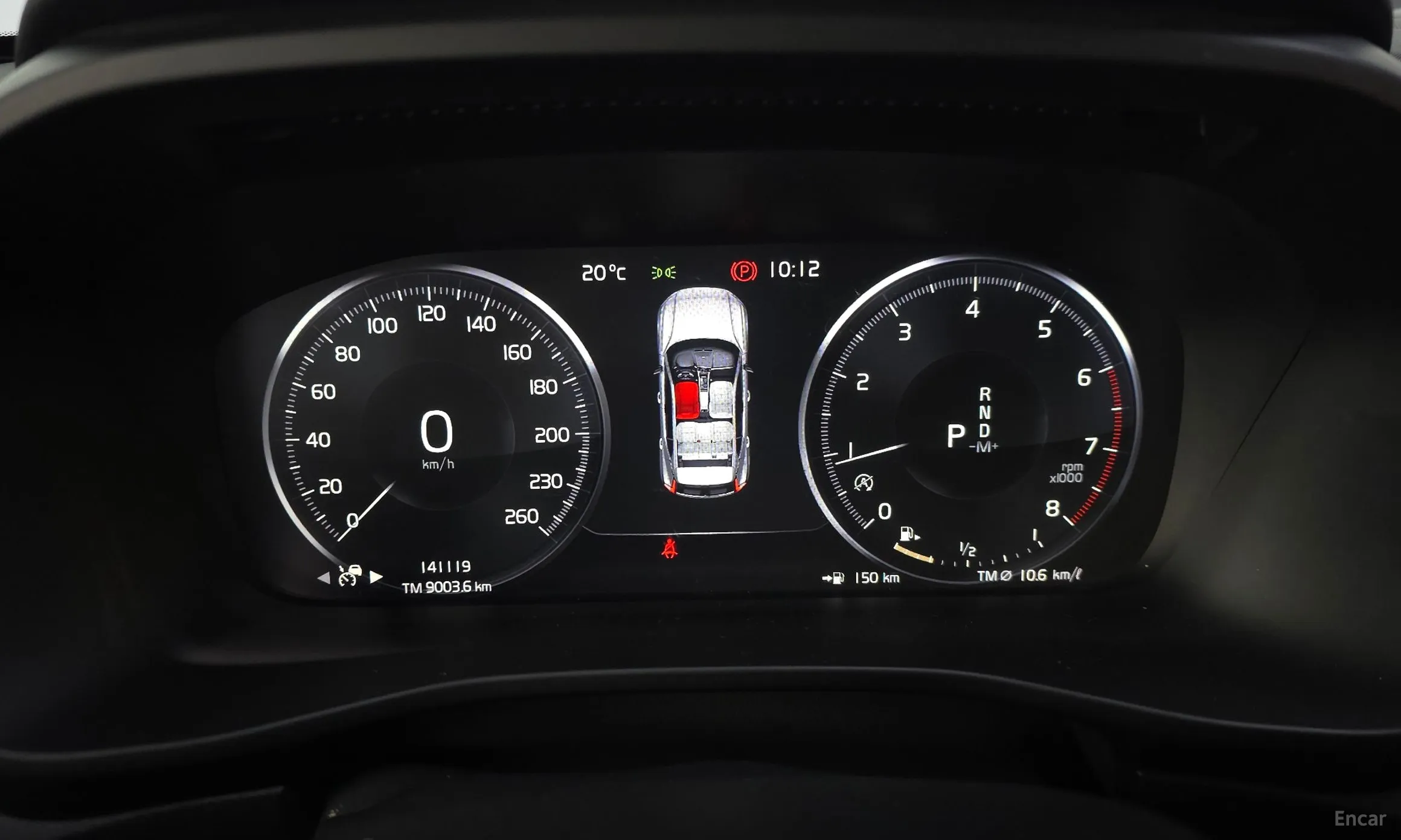Volvo XC40 превью 8