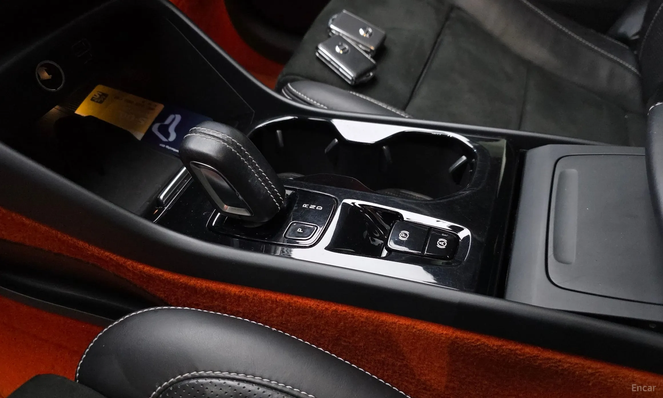 Volvo XC40 превью 9