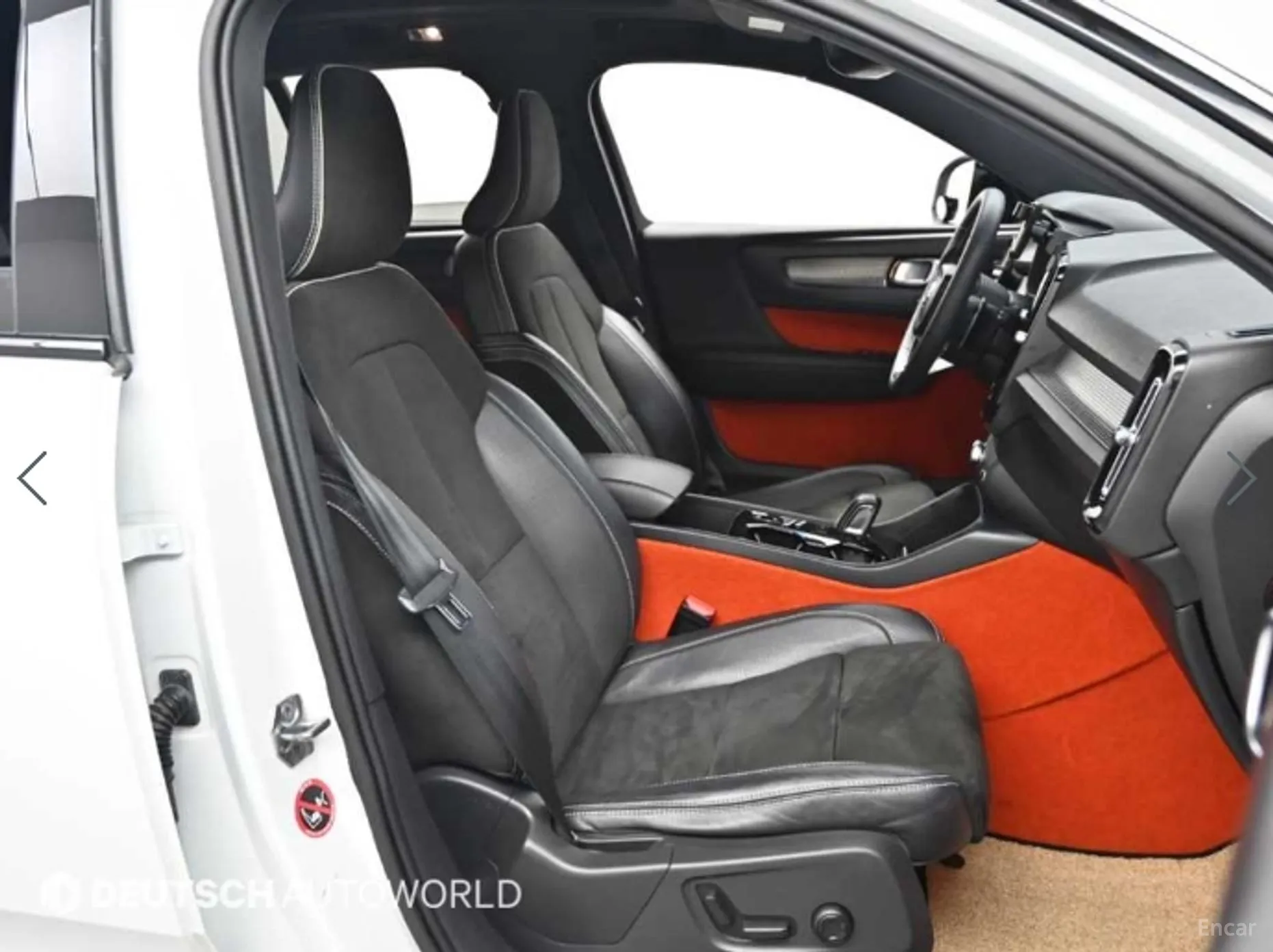 Volvo XC40 превью 10