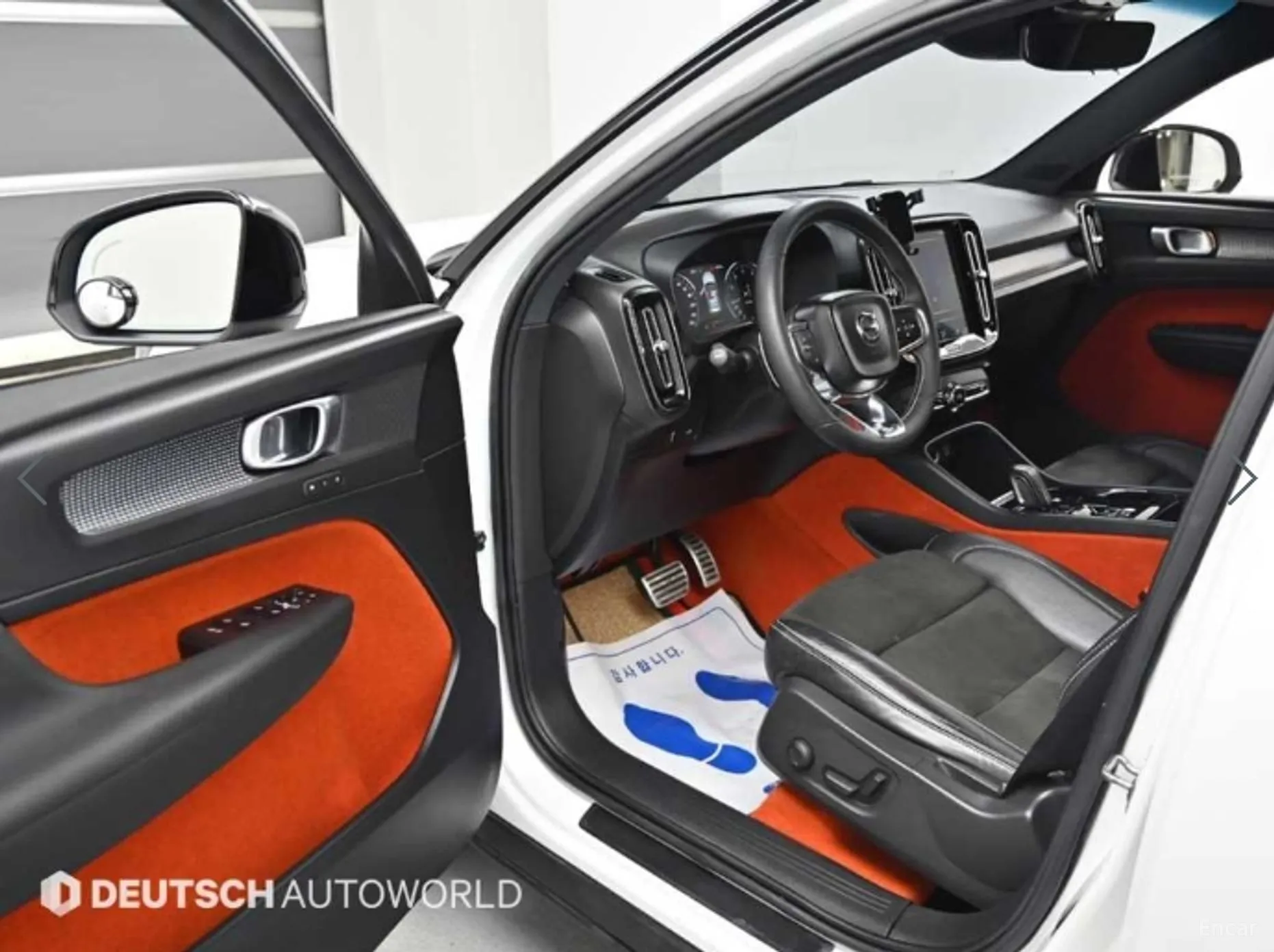 Volvo XC40 превью 11