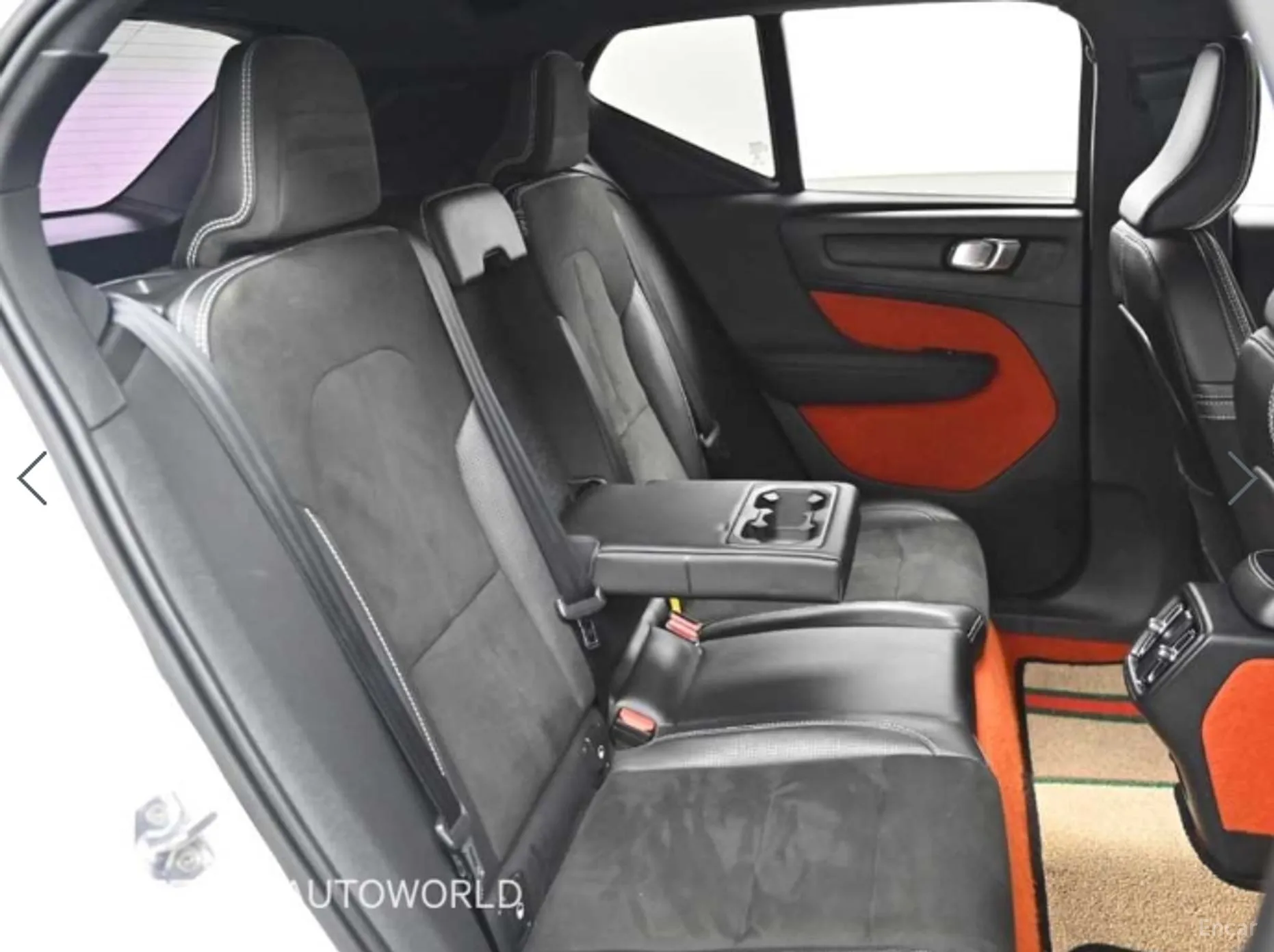 Volvo XC40 превью 12