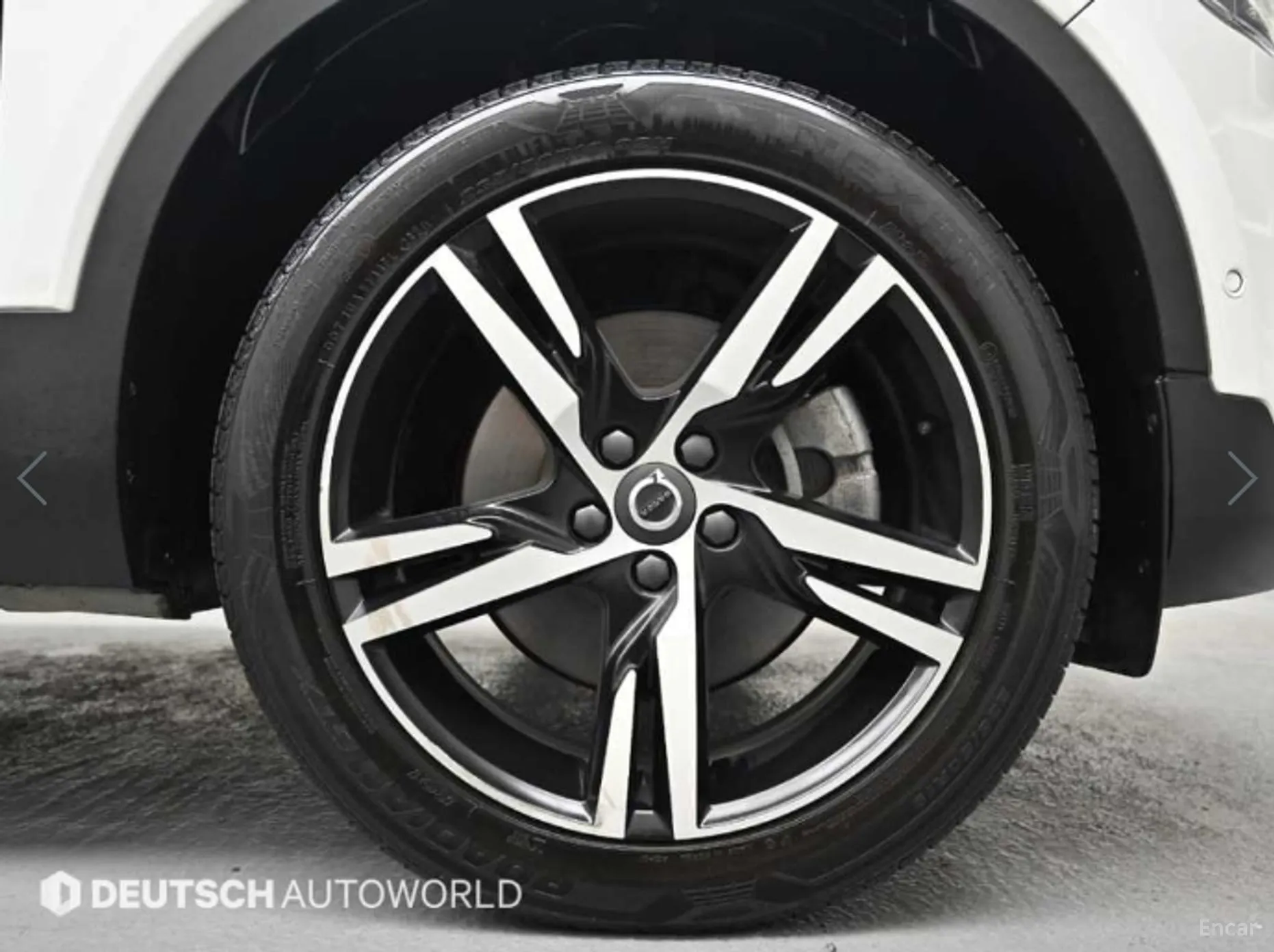 Volvo XC40 превью 5