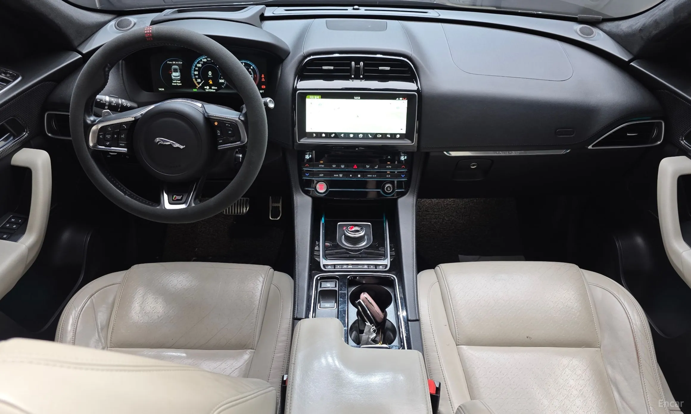Jaguar F-PACE превью 7