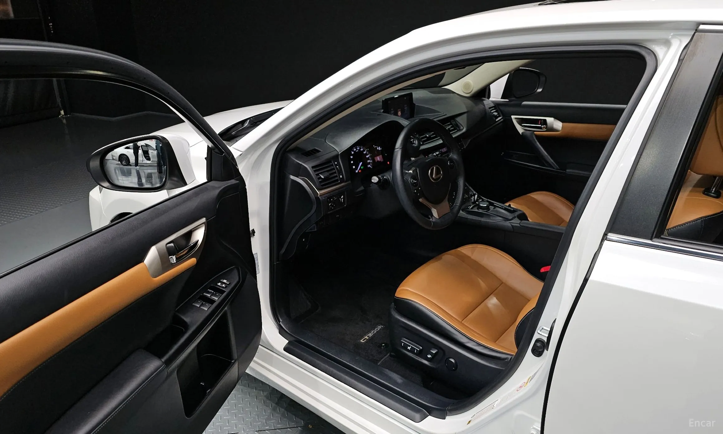 Lexus CT200h превью 10