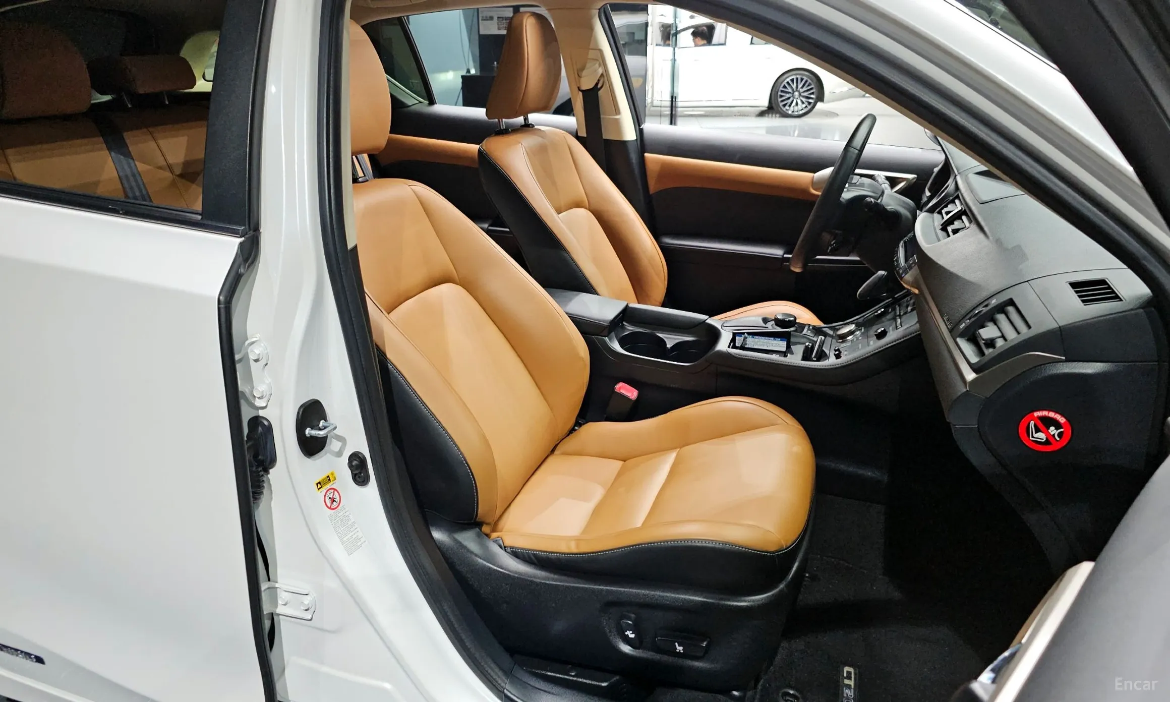 Lexus CT200h превью 12