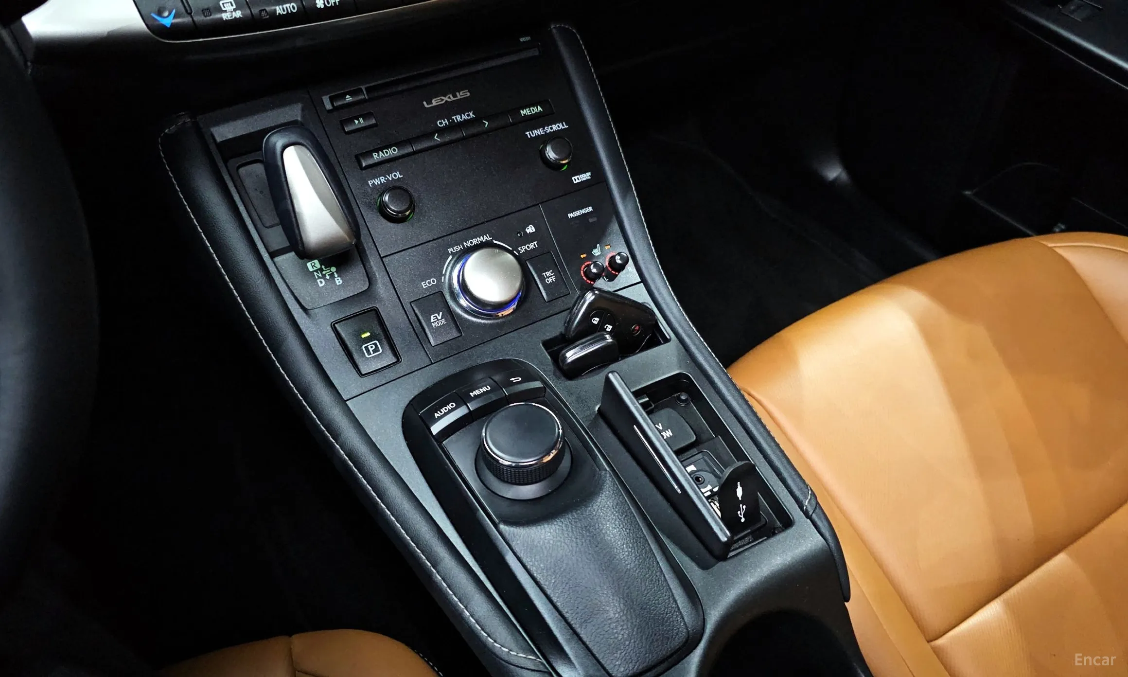 Lexus CT200h превью 9