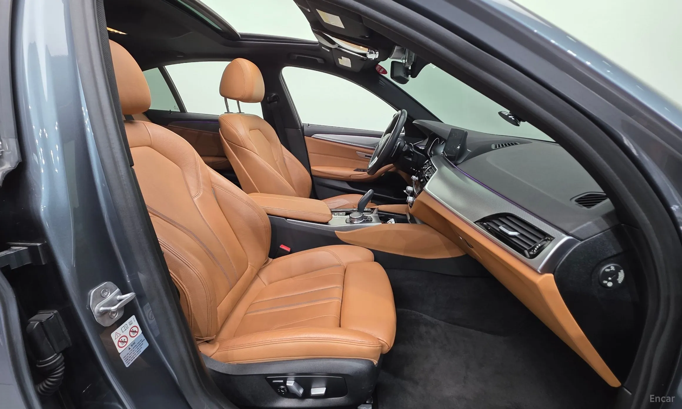 BMW 5 Series (G30) превью 10