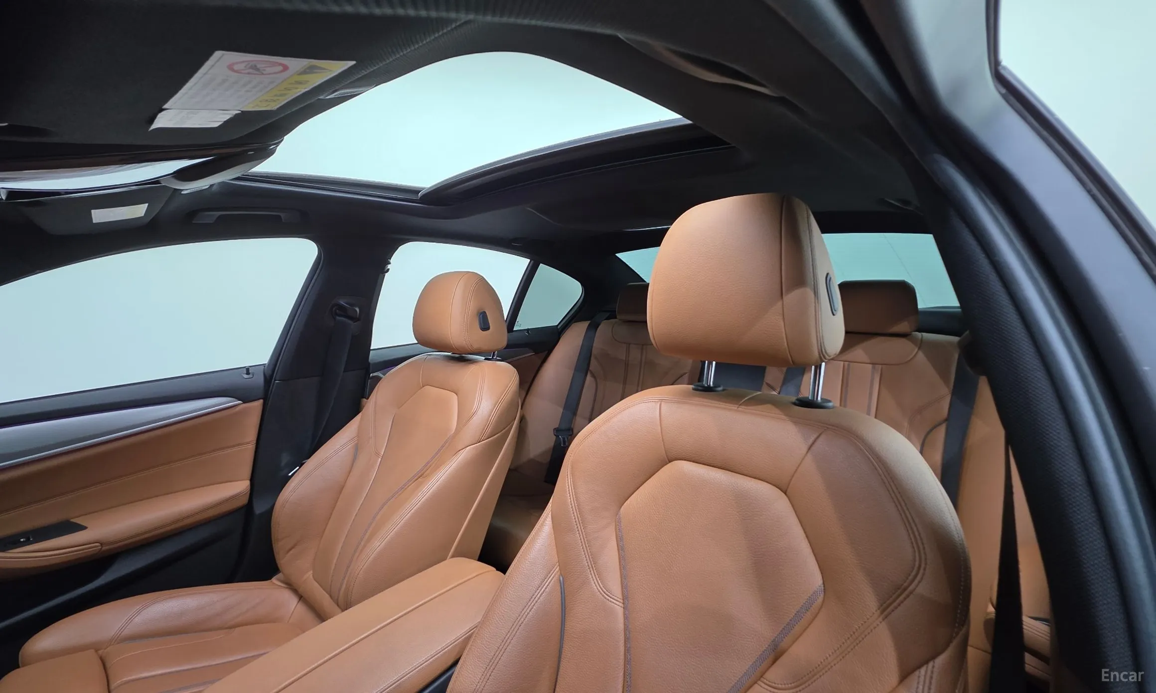BMW 5 Series (G30) превью 12
