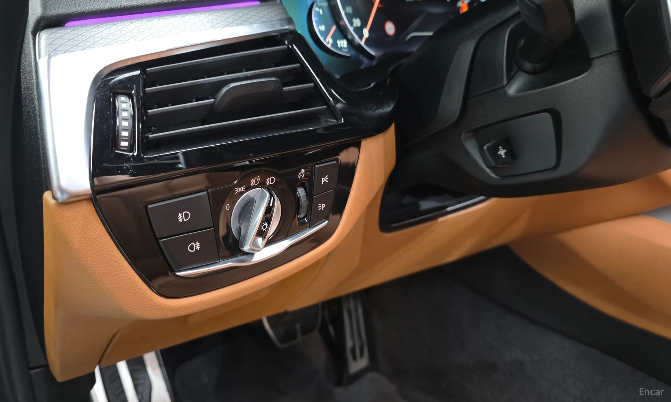 BMW 5 Series (G30) превью 15