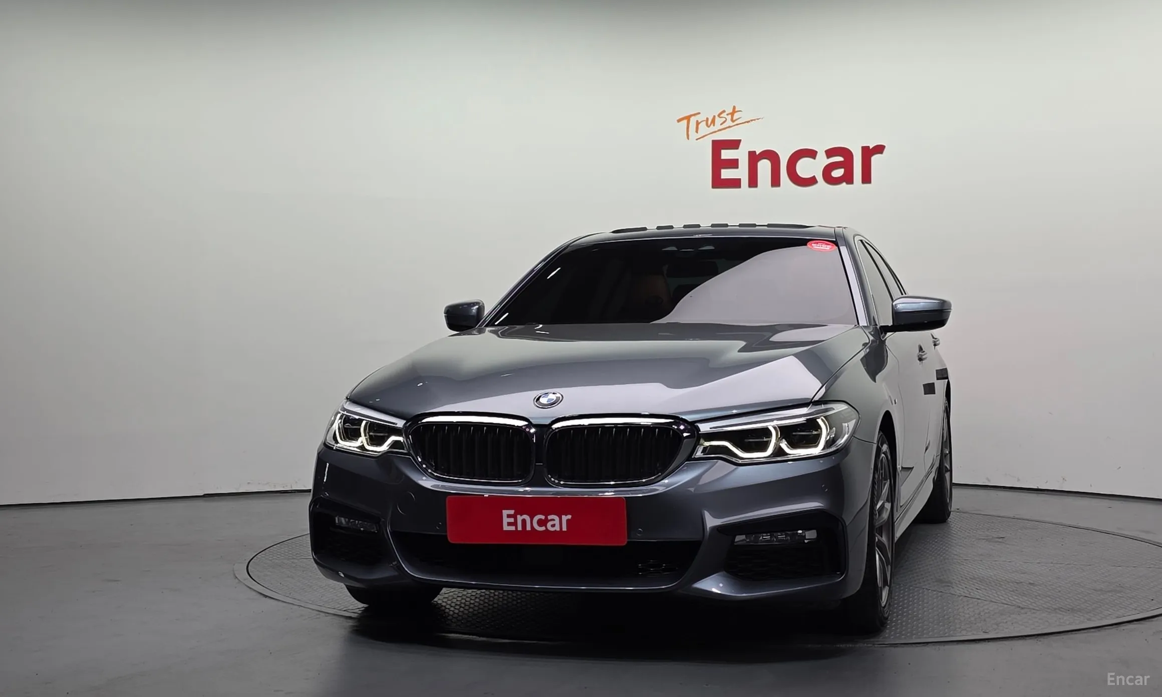 BMW 5 Series (G30) превью 3