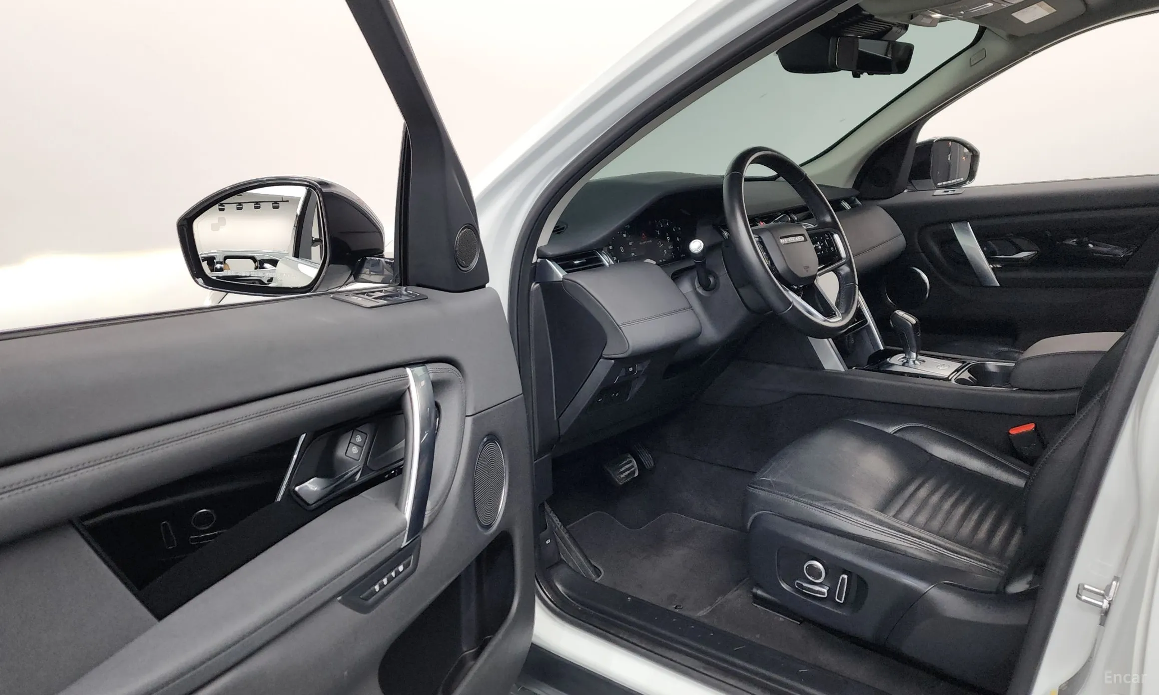 Land Rover Discovery Sports превью 10