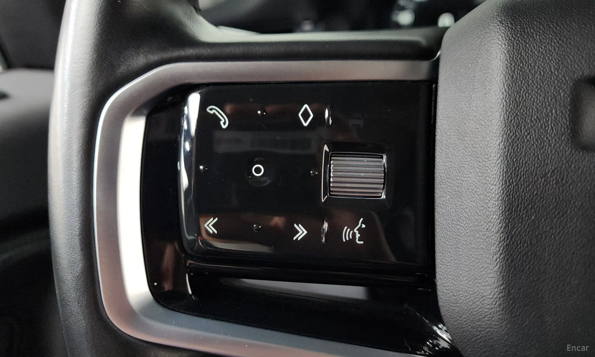 Land Rover Discovery Sports превью 16