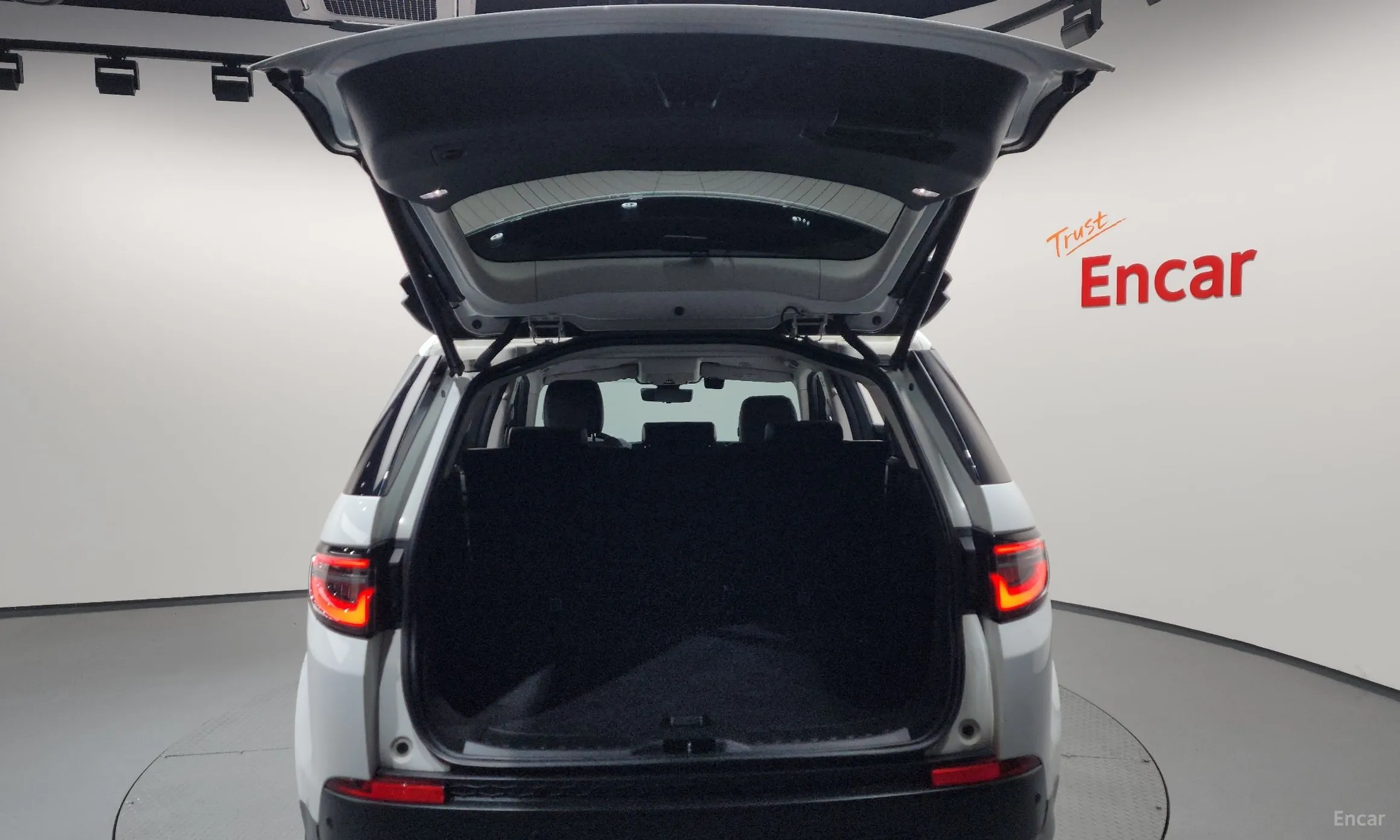 Land Rover Discovery Sports превью 20