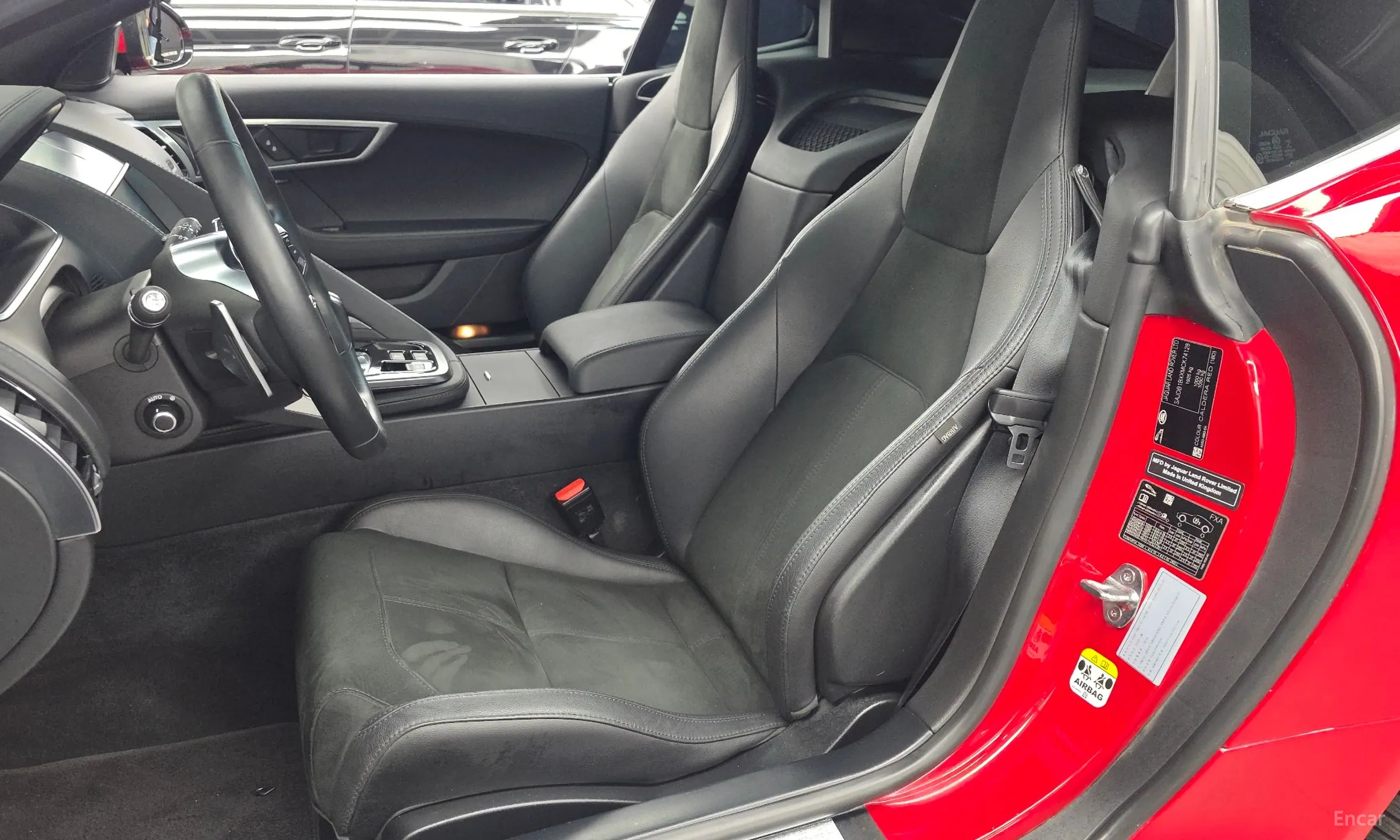 Jaguar F-TYPE превью 11