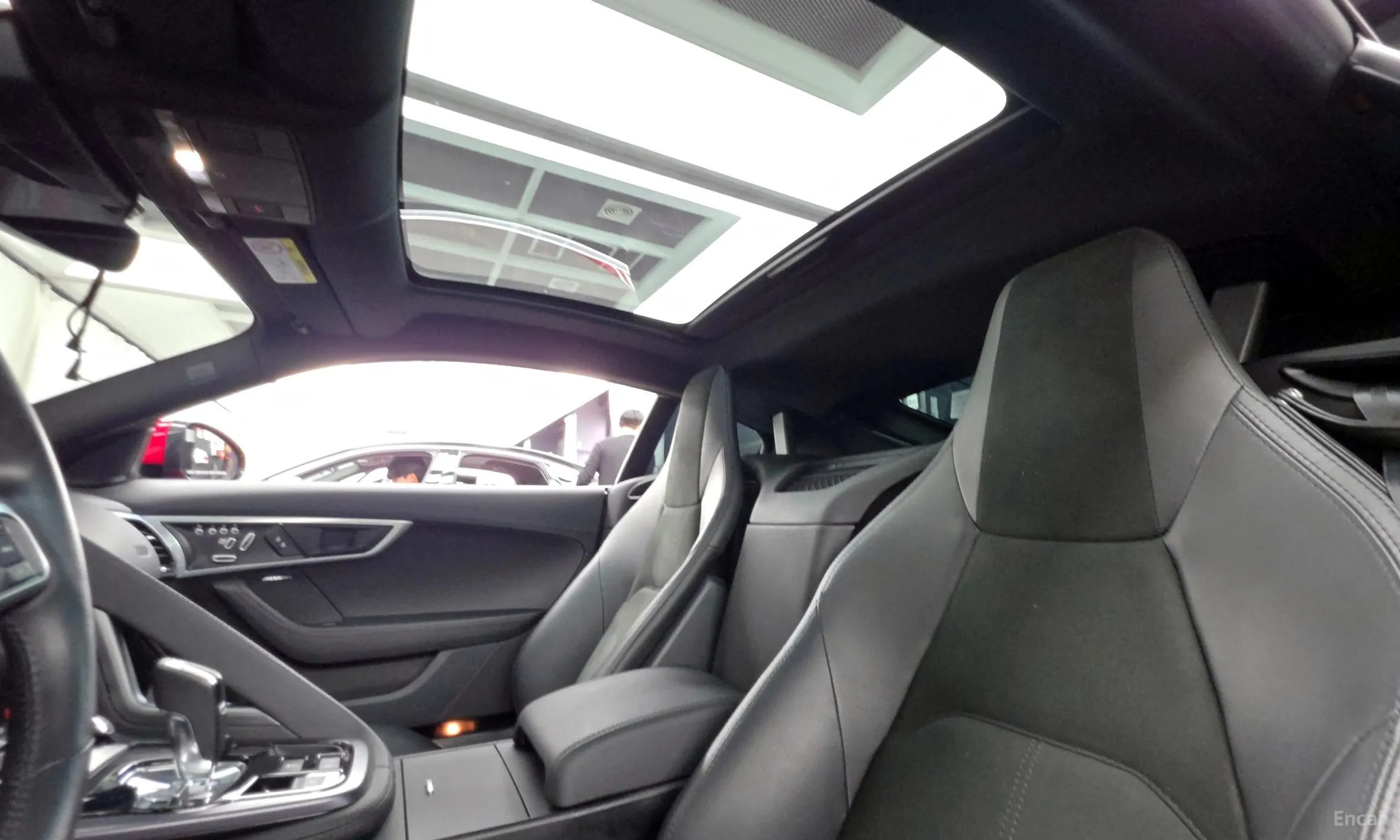 Jaguar F-TYPE превью 12