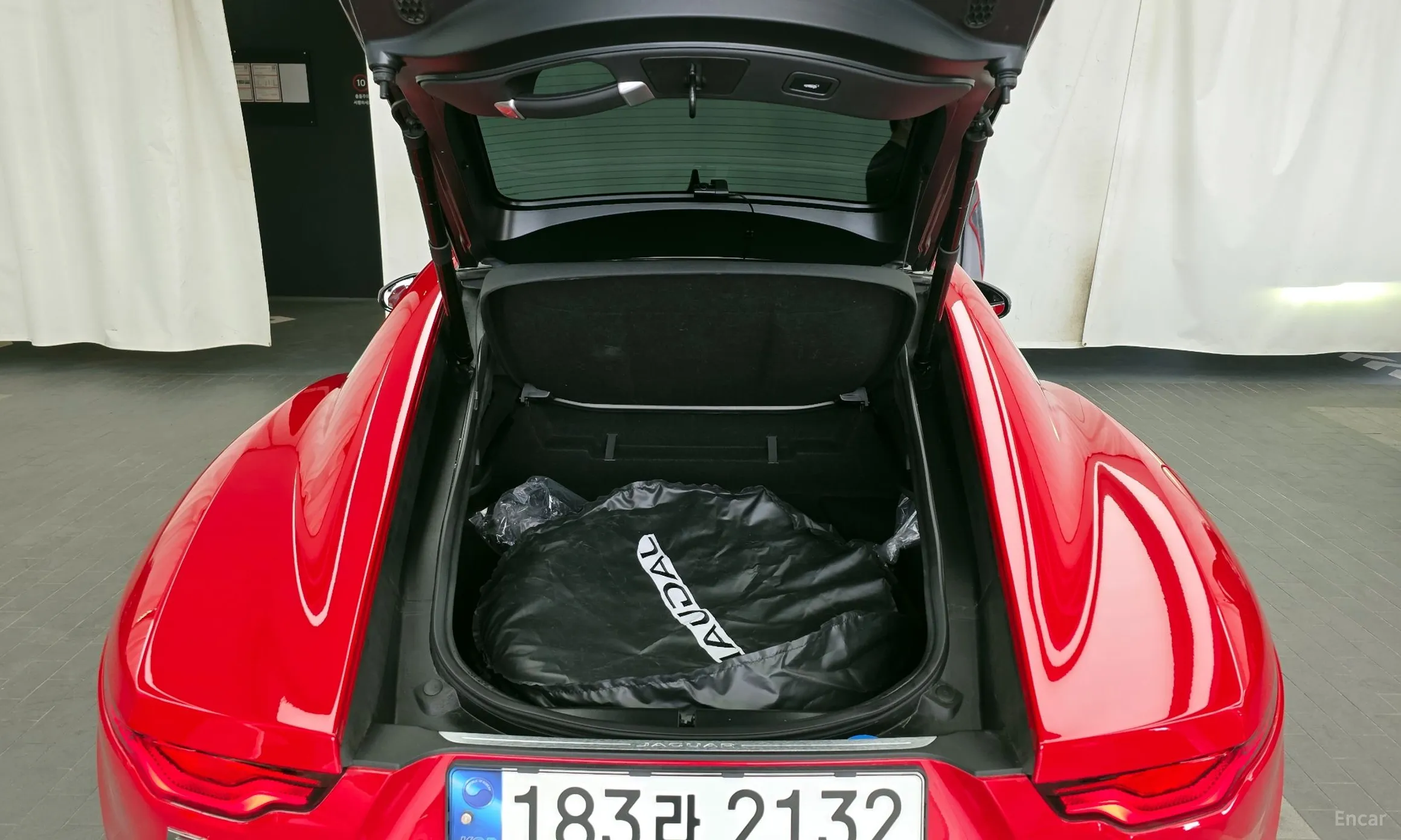 Jaguar F-TYPE превью 20
