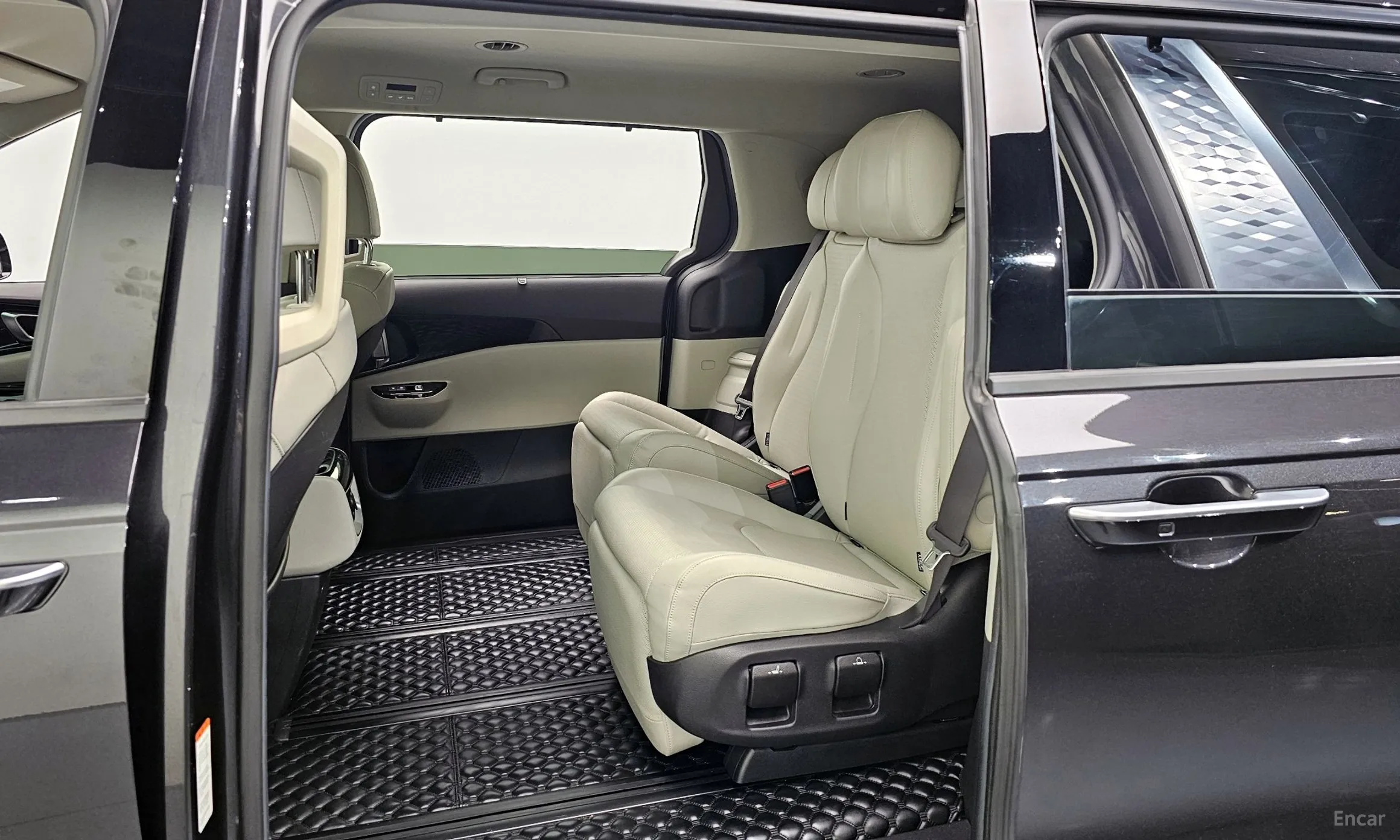 Kia Carnival Gen 4 превью 12
