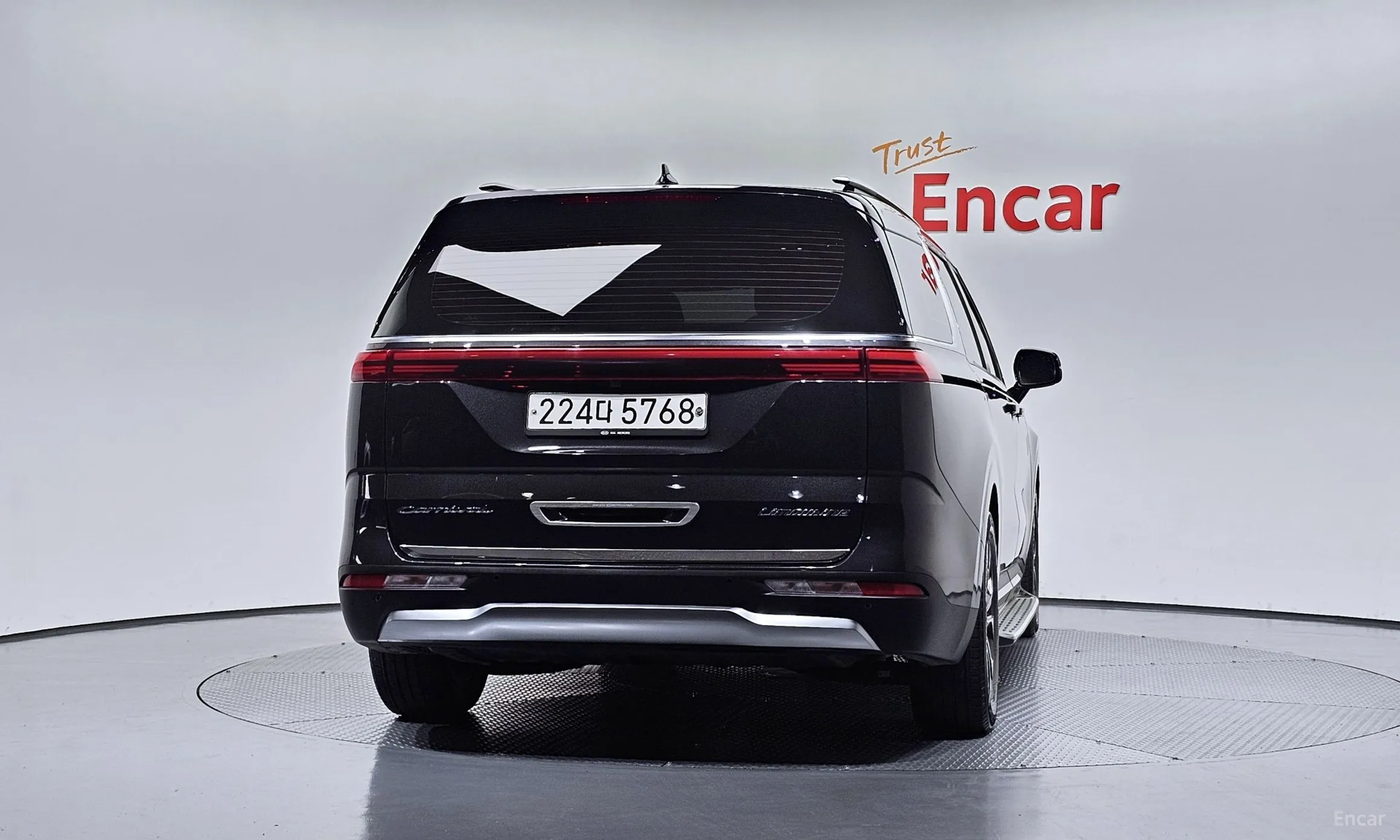 Kia Carnival Gen 4 превью 4