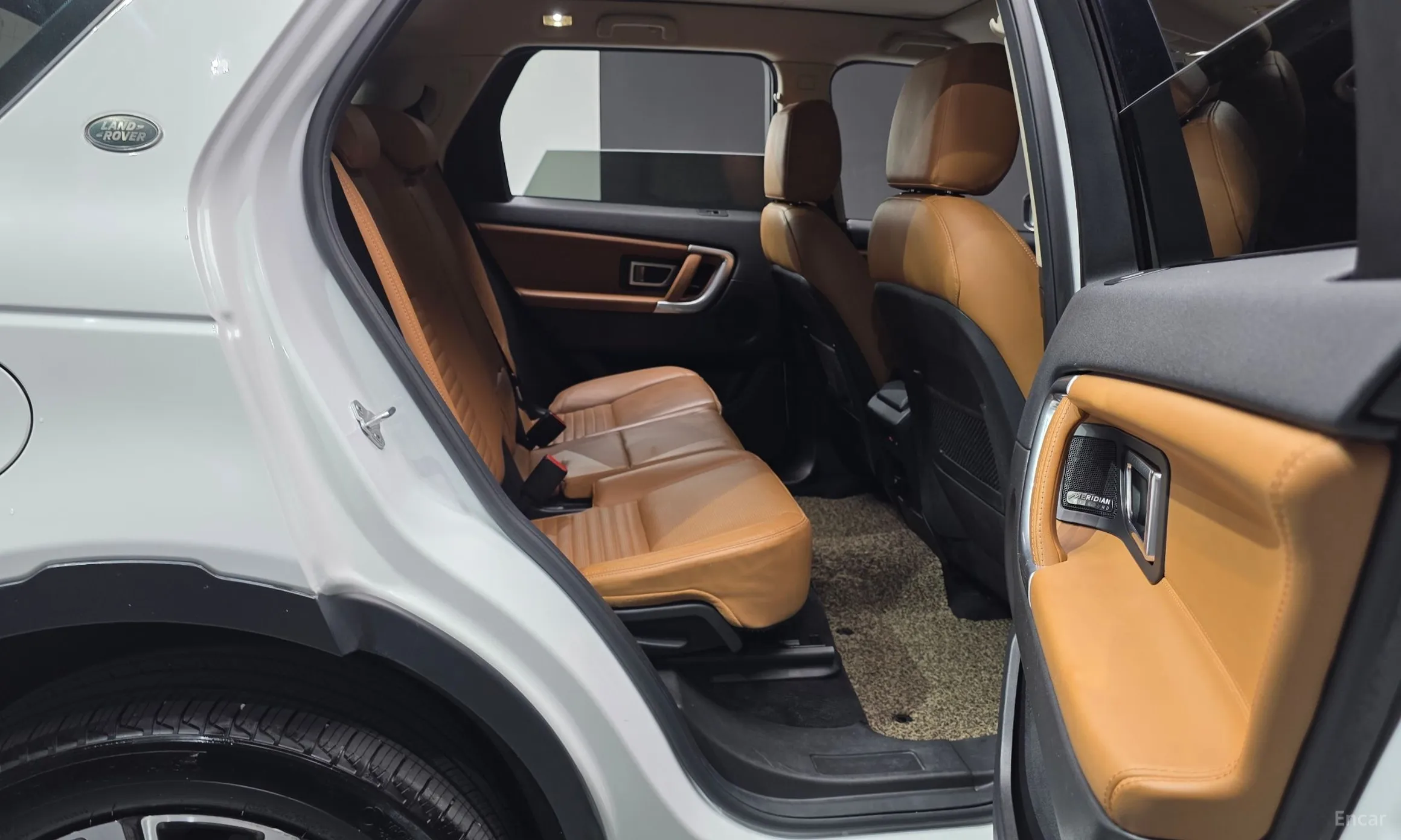 Land Rover Discovery Sports превью 12
