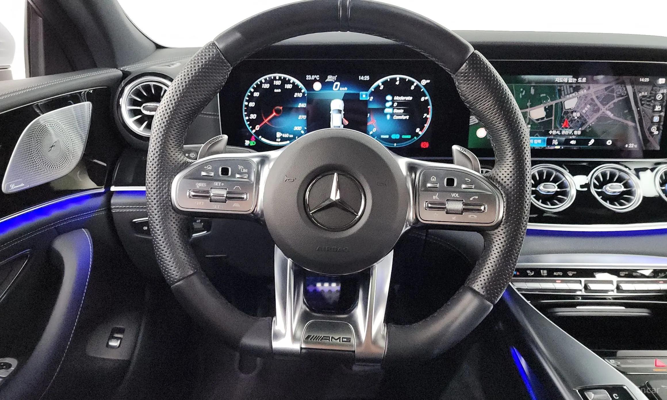 Mercedes Benz AMG GT превью 13