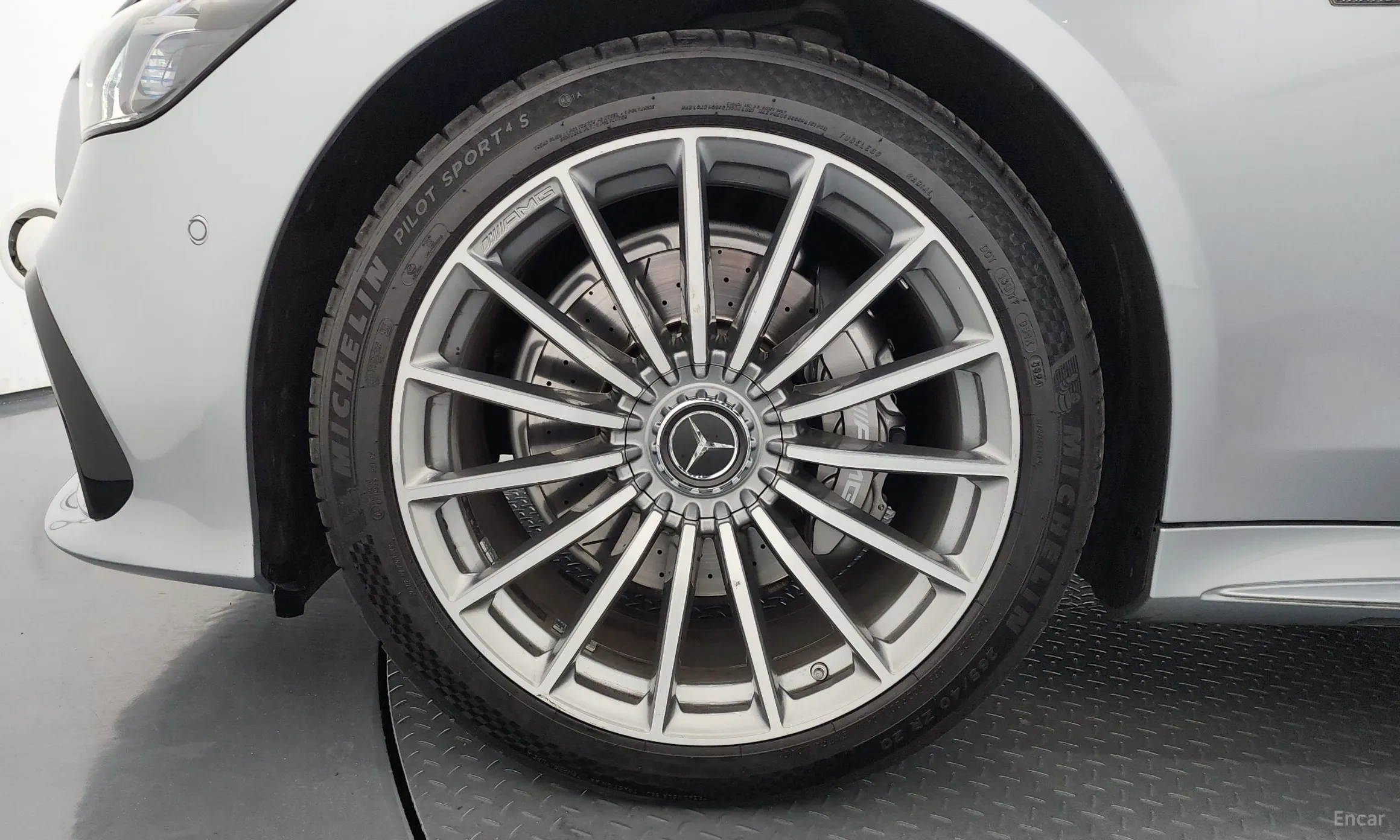 Mercedes Benz AMG GT превью 5