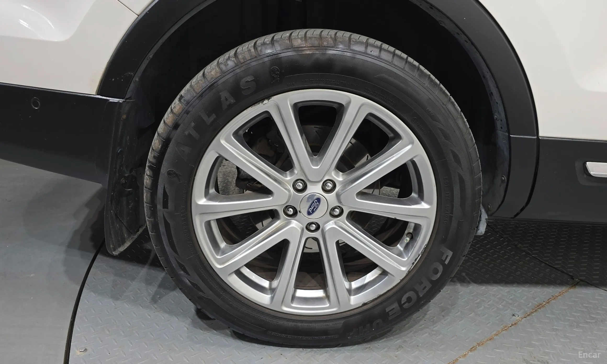 Ford Explorer превью 5