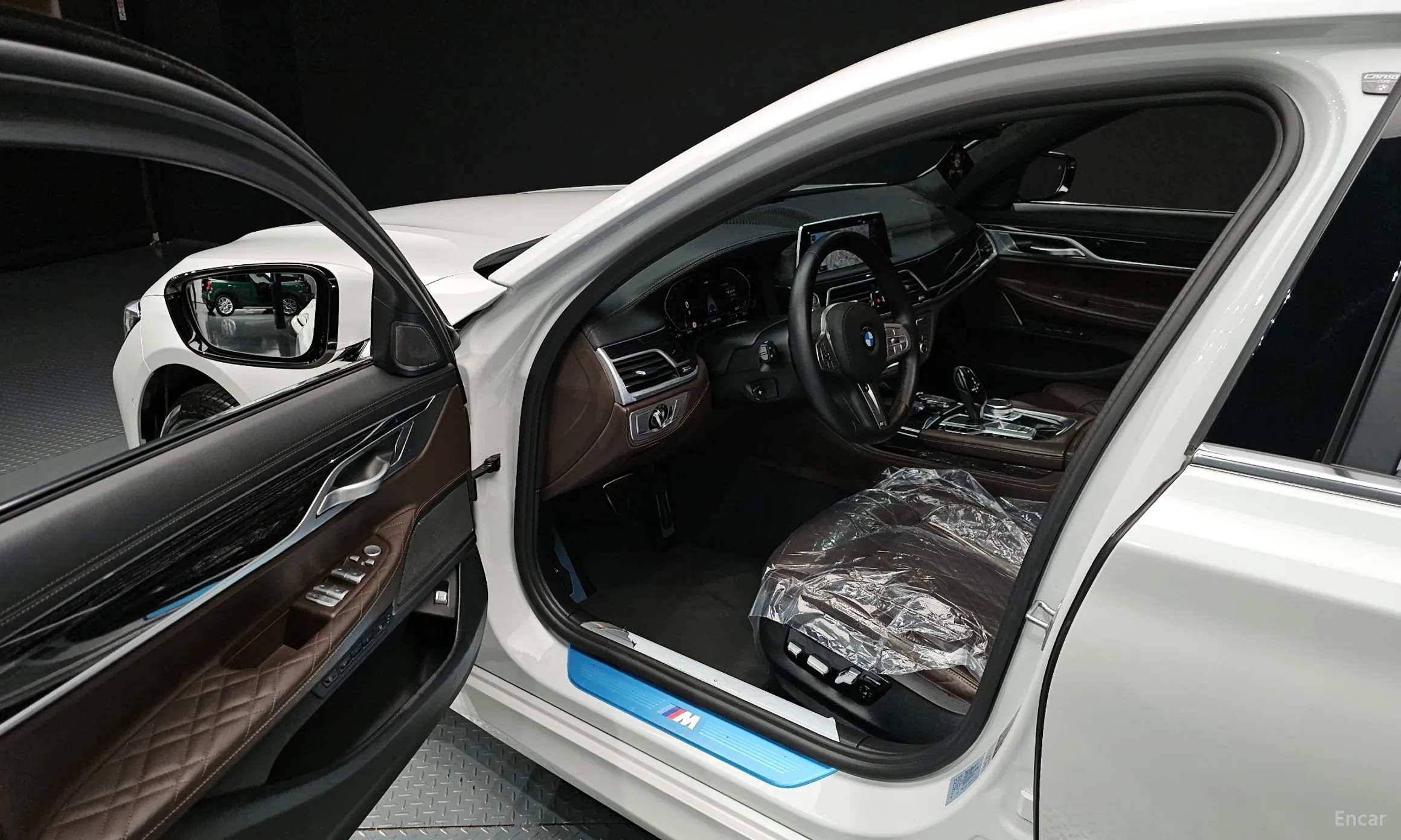 BMW 7 Series (G11) превью 10