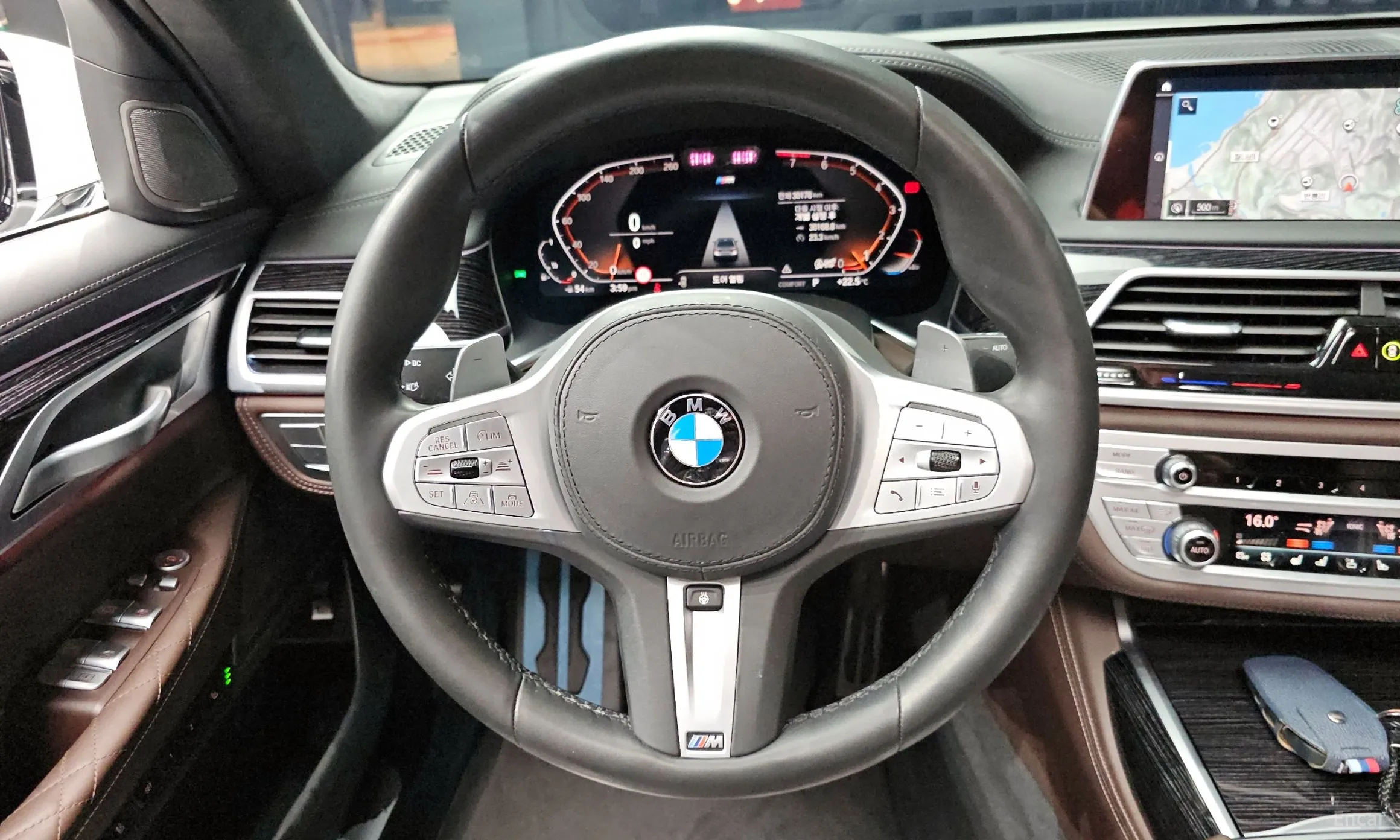 BMW 7 Series (G11) превью 13