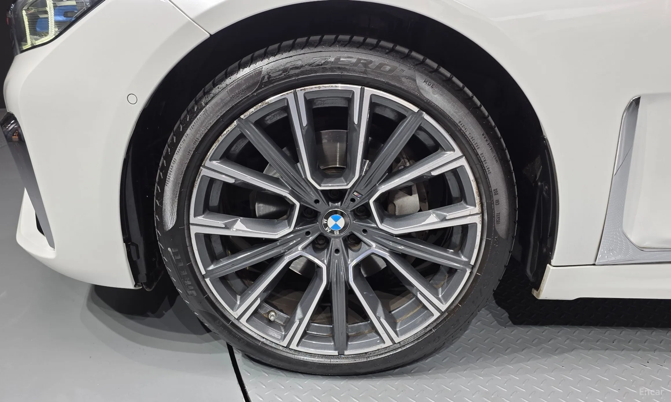 BMW 7 Series (G11) превью 5