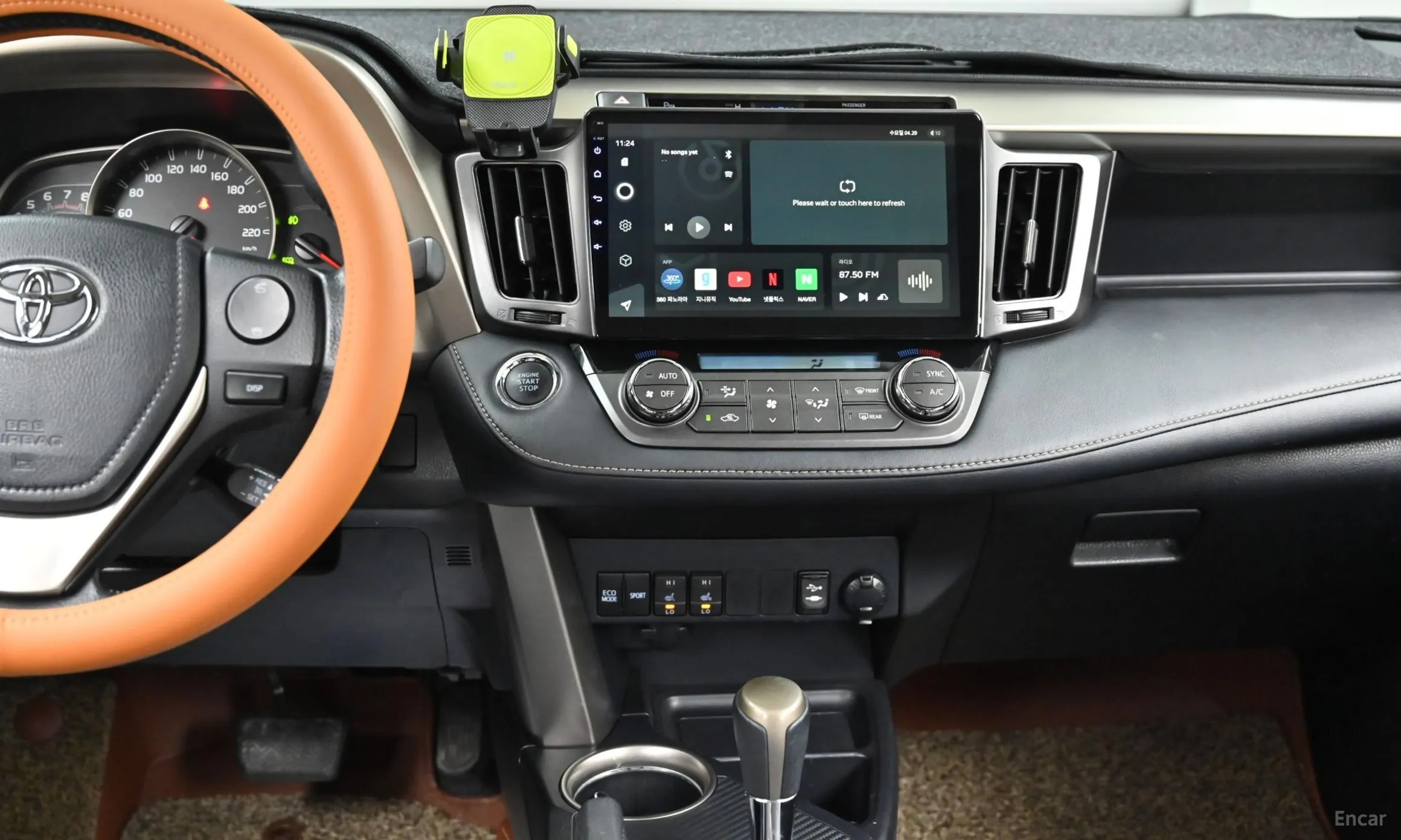 Toyota RAV4 превью 14