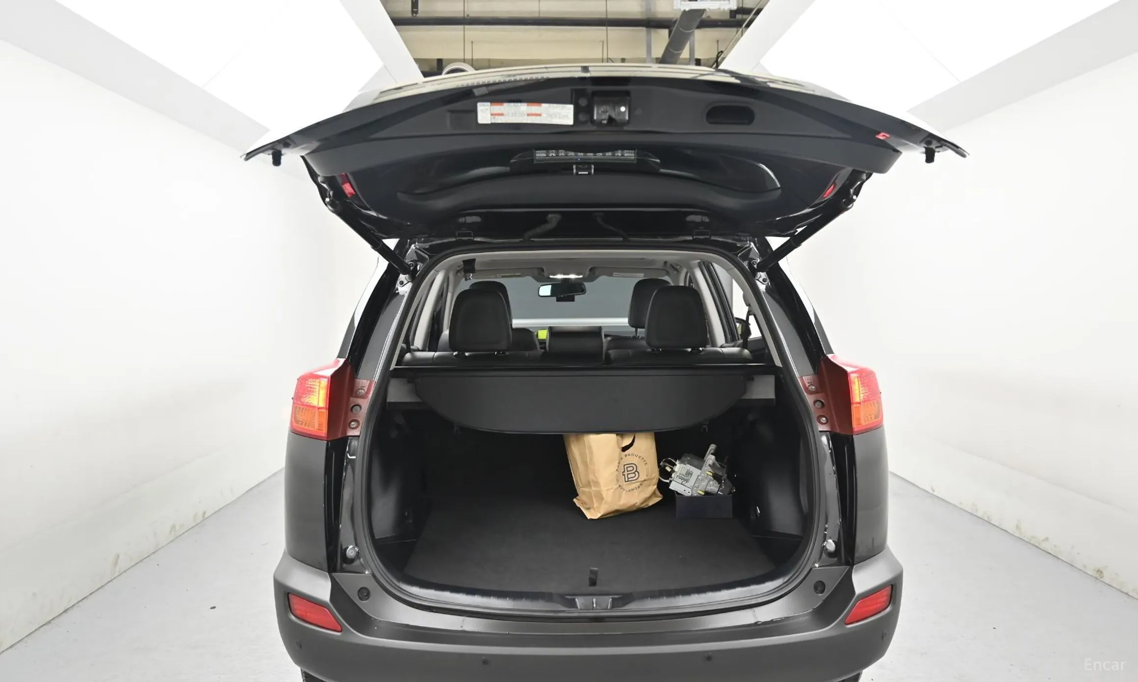 Toyota RAV4 превью 19