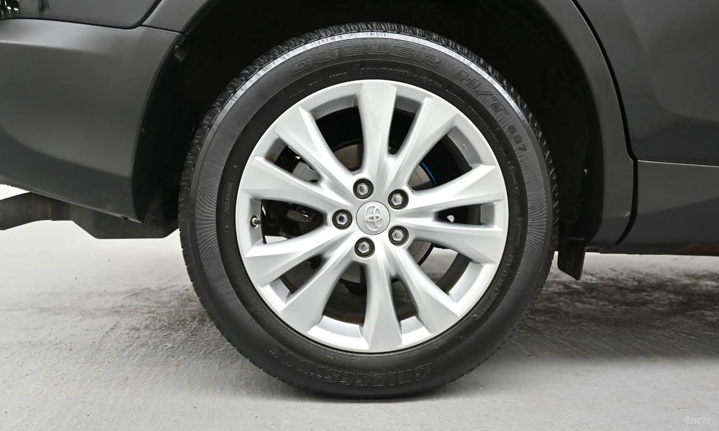 Toyota RAV4 превью 5