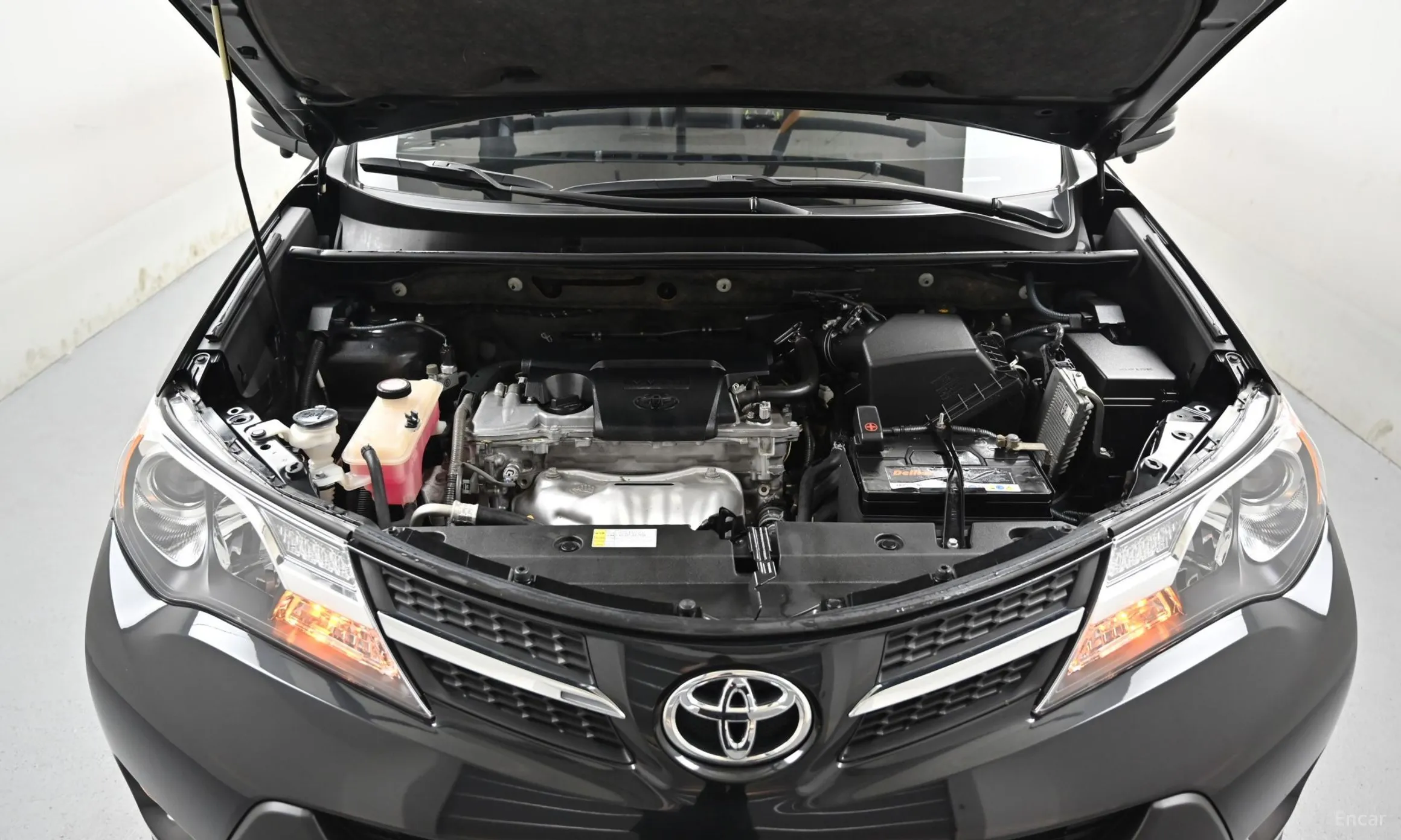 Toyota RAV4 превью 6