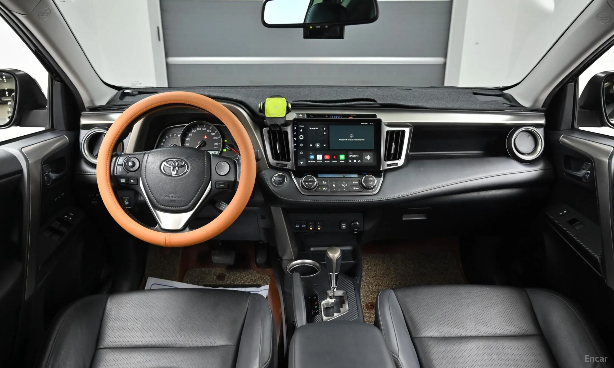 Toyota RAV4 превью 7