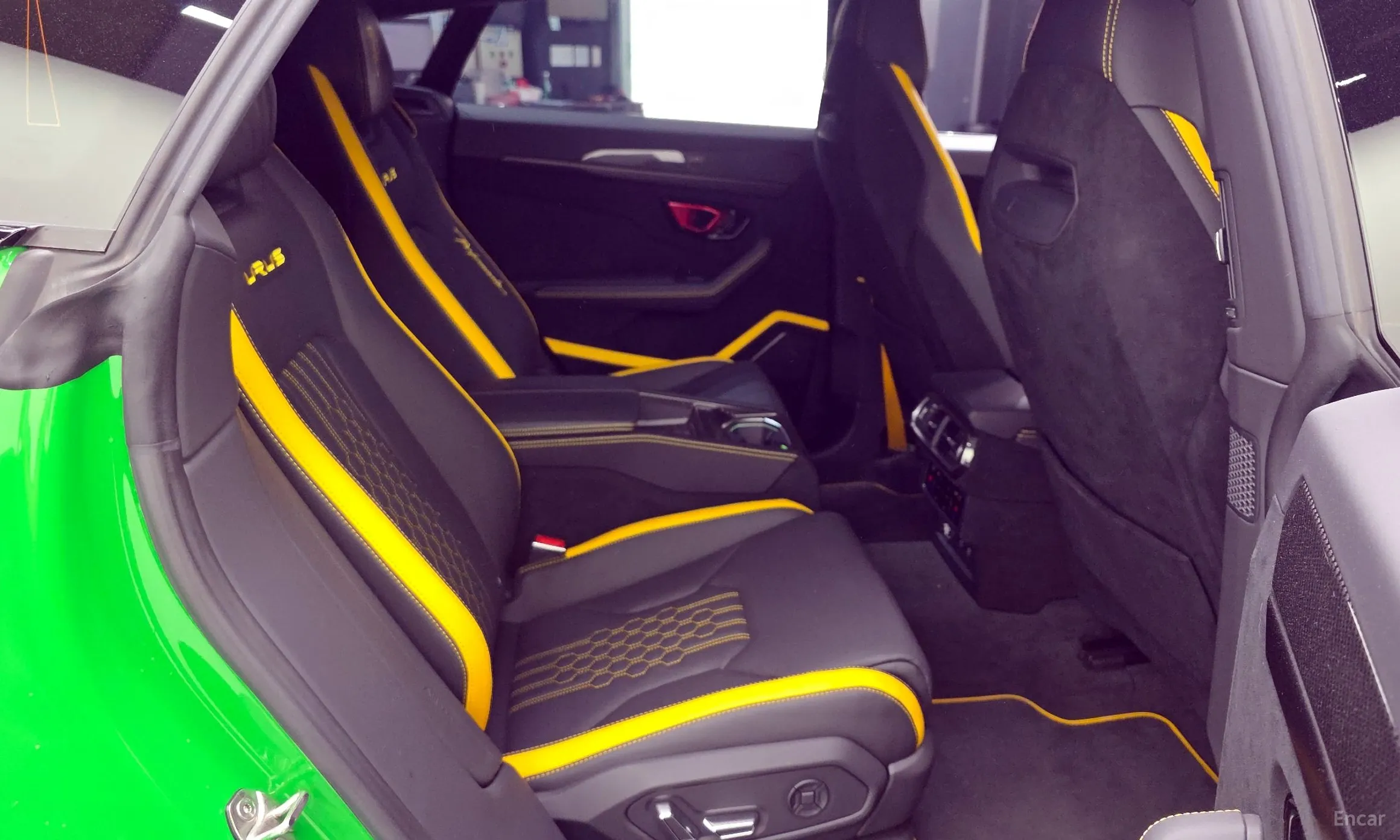 Lamborghini Urus превью 10