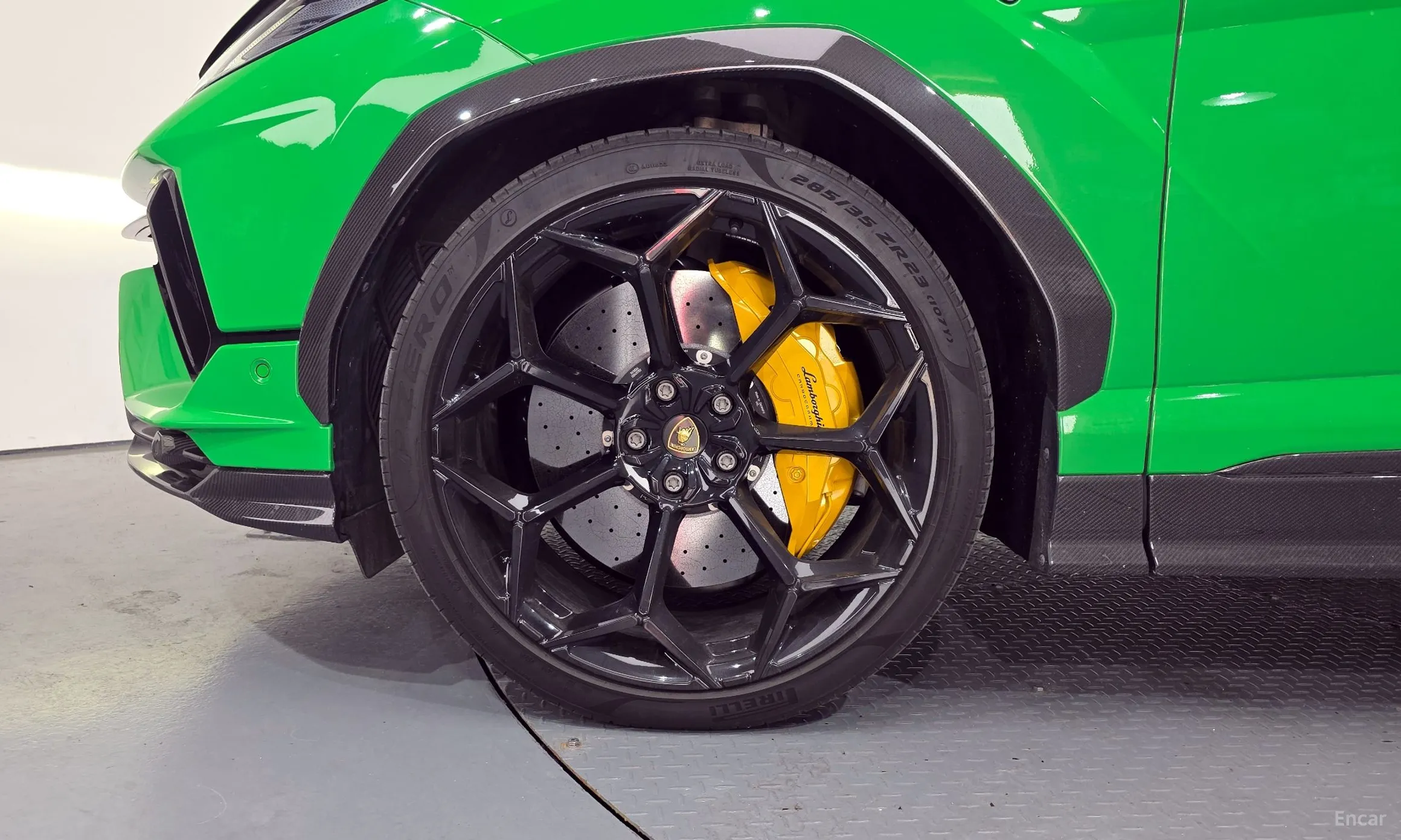 Lamborghini Urus превью 4