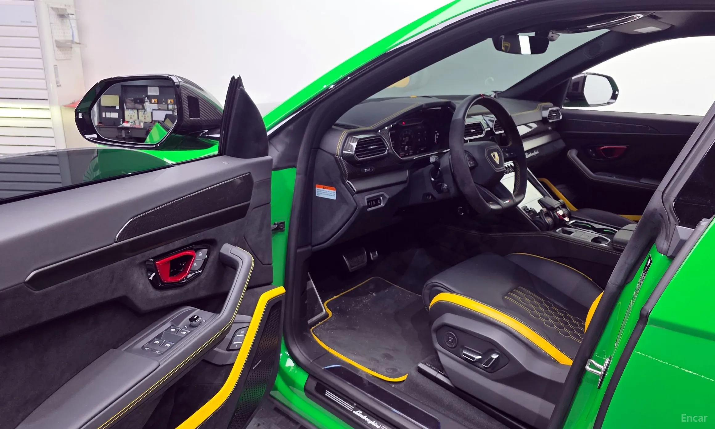 Lamborghini Urus превью 8