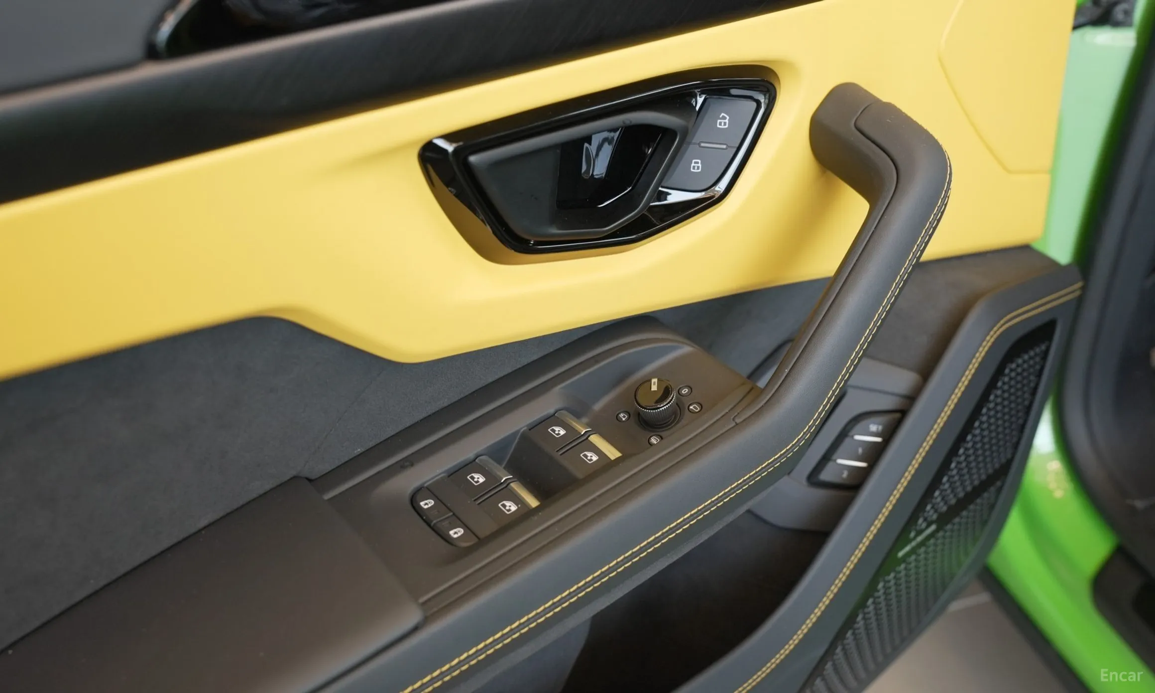 Lamborghini Urus превью 6