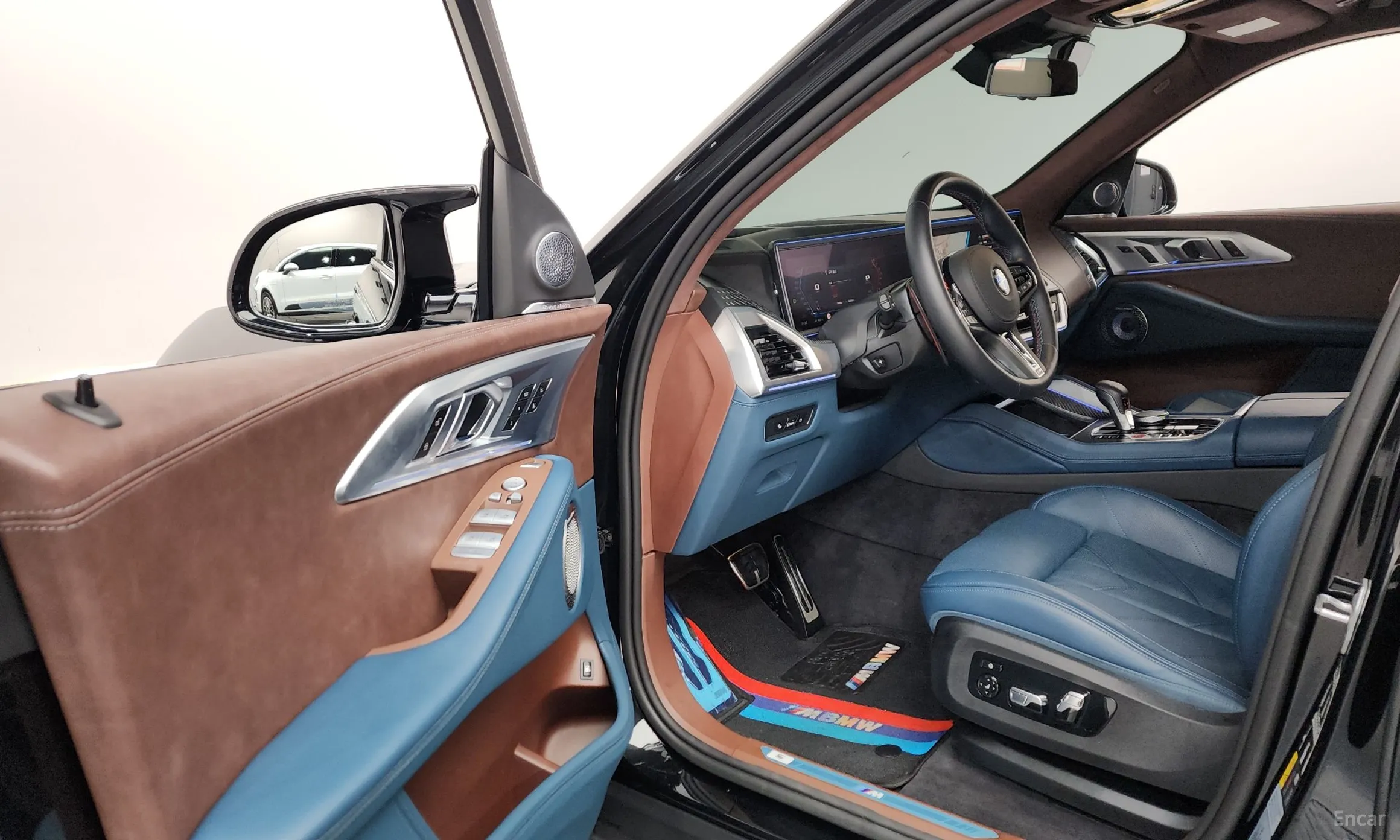 BMW XM (G09) превью 10