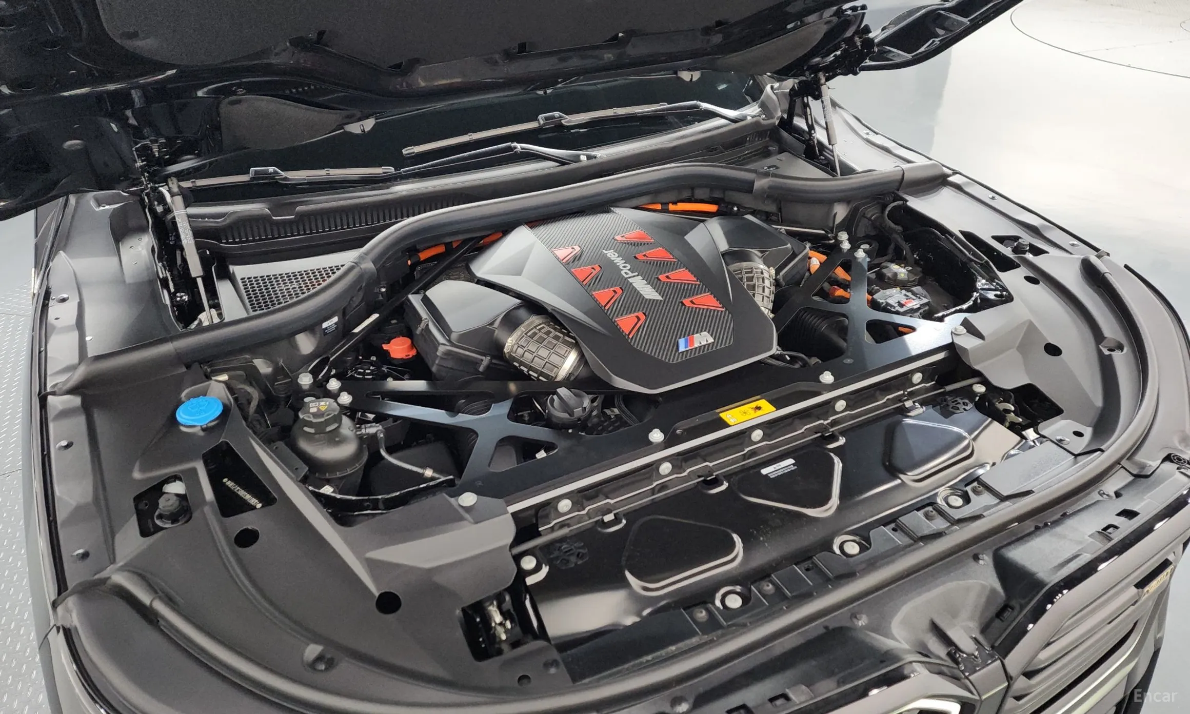 BMW XM (G09) превью 6
