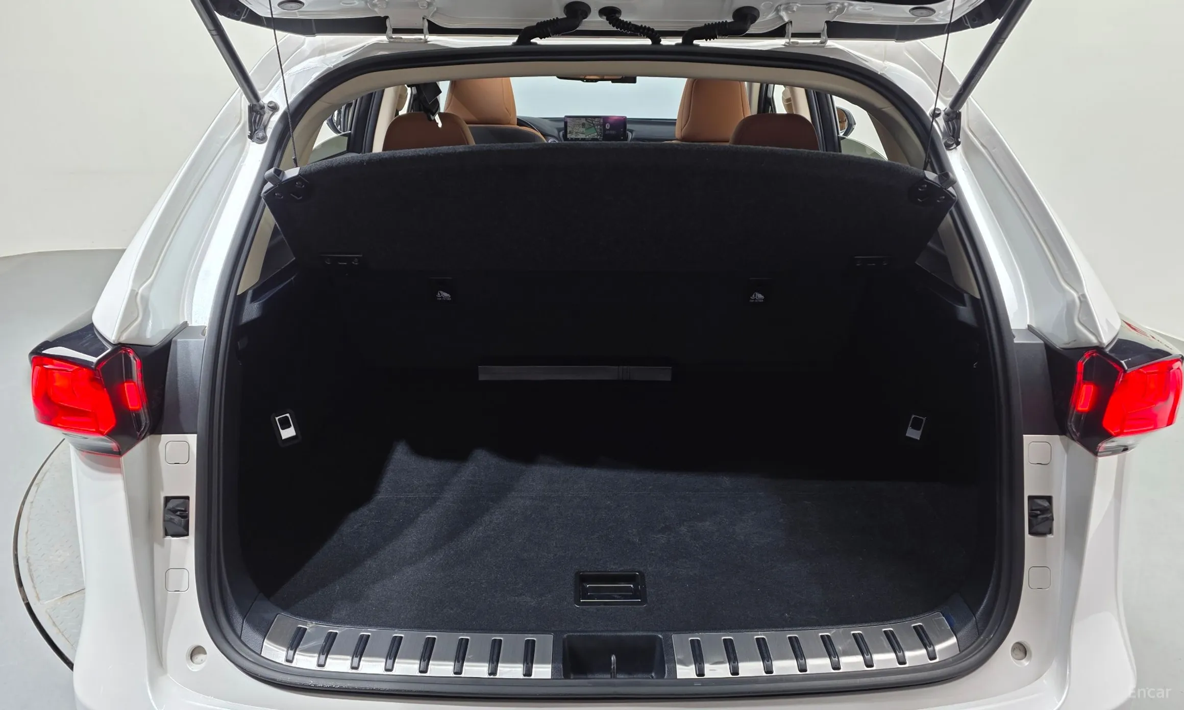 Lexus NX300h превью 20