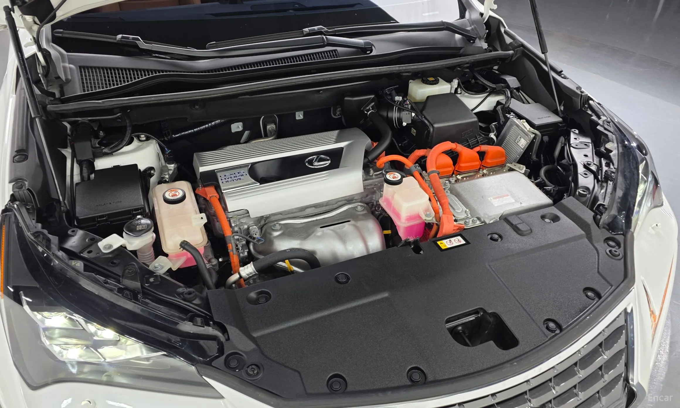 Lexus NX300h превью 6