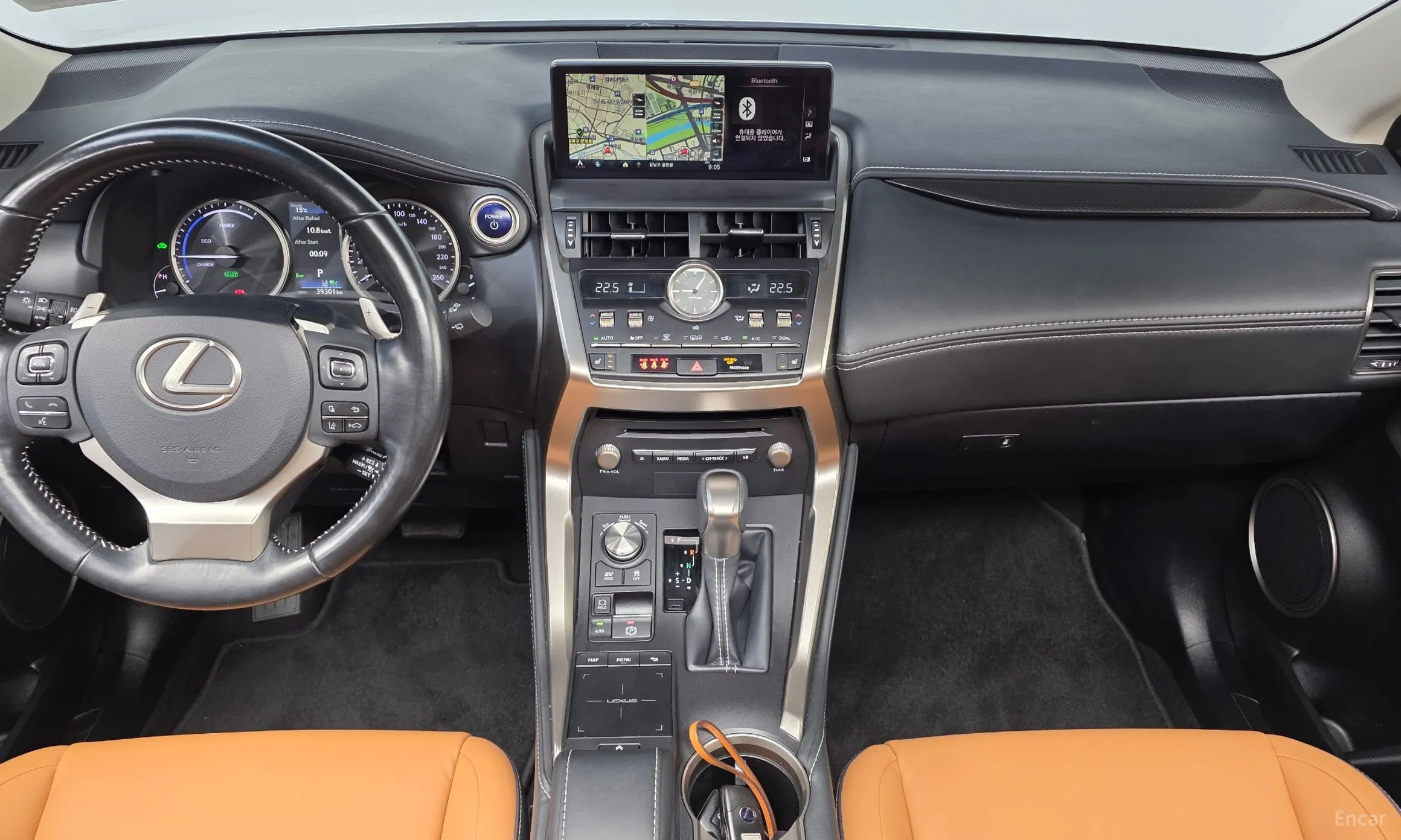 Lexus NX300h превью 7