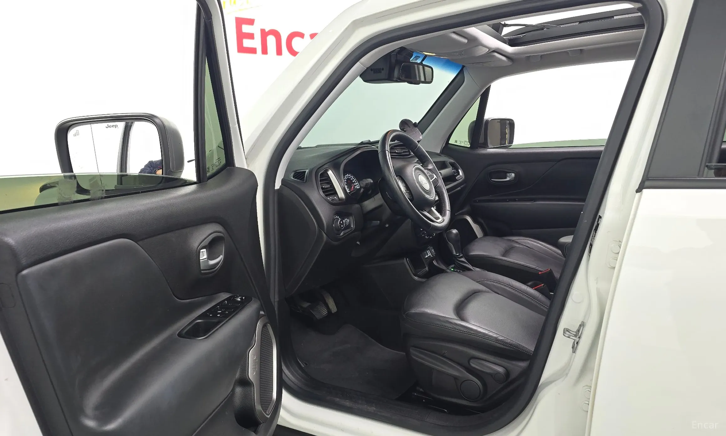 Jeep Renegade превью 10